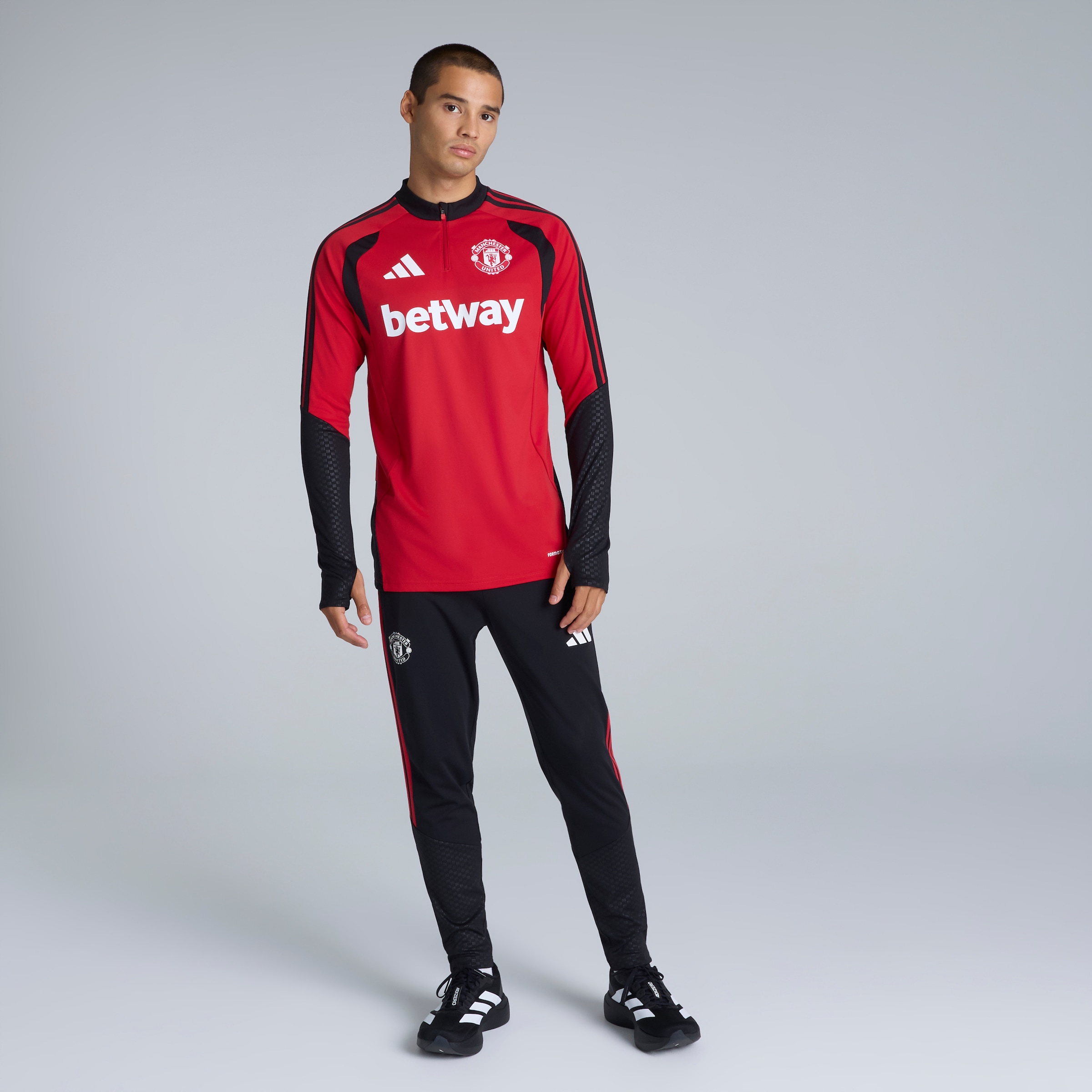 Manchester United 26/27 Training Tiro Top Red (Sponsored) Red Detail [3-5]