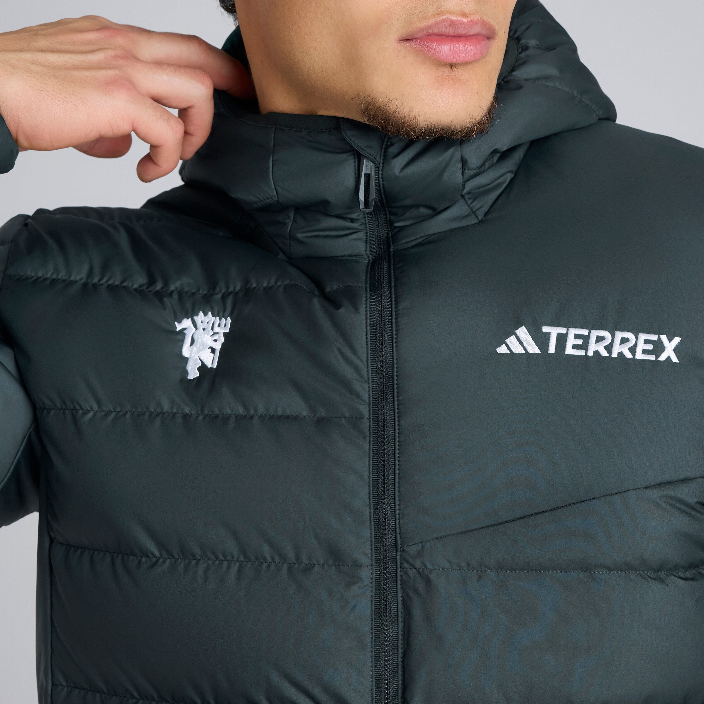 Manchester United x adidas Terrex CLIMAWARM Hooded Jacket Green Green Detail [4-6]