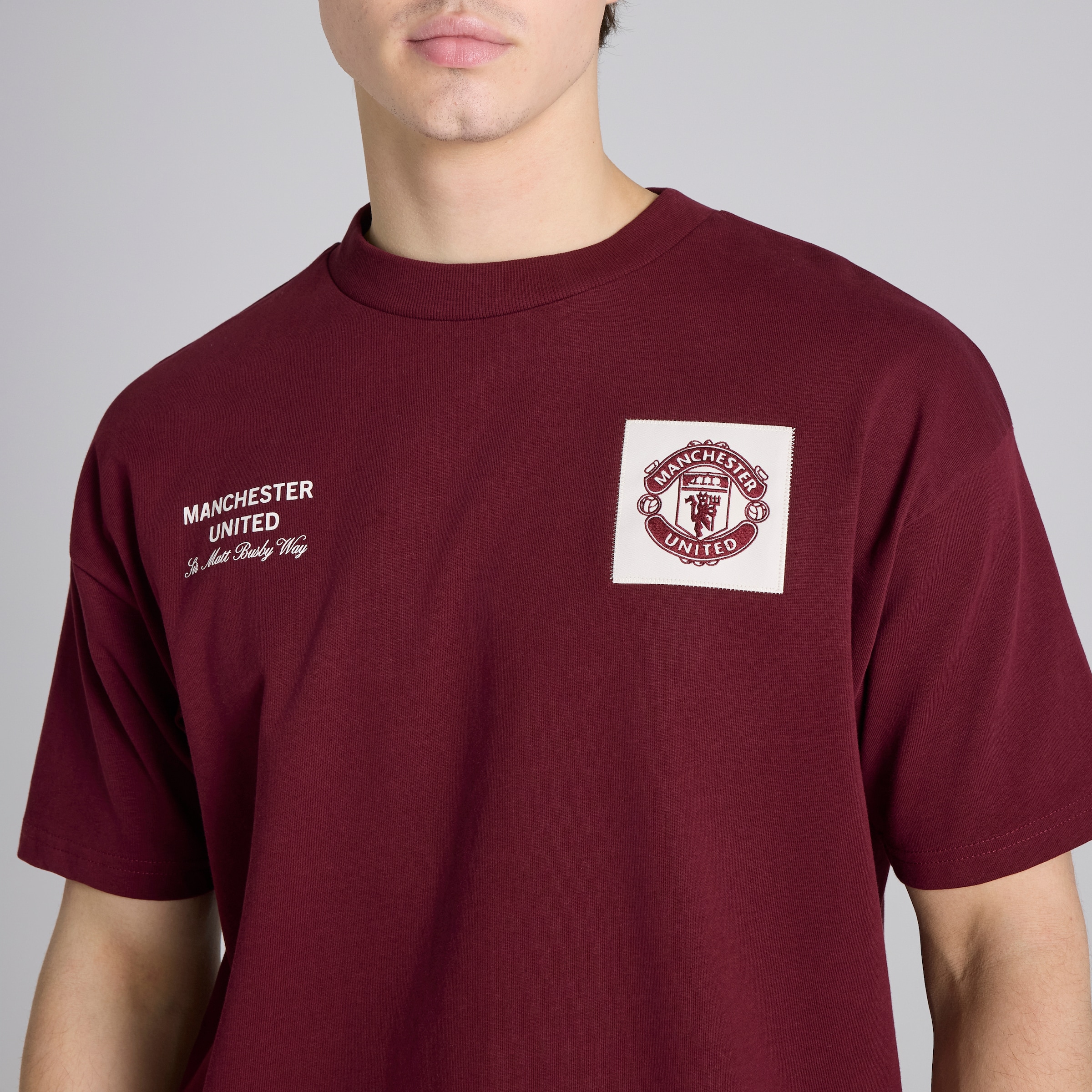 Manchester United Theatre of Dreams T-Shirt Burgundy Rot Detail [4-5]