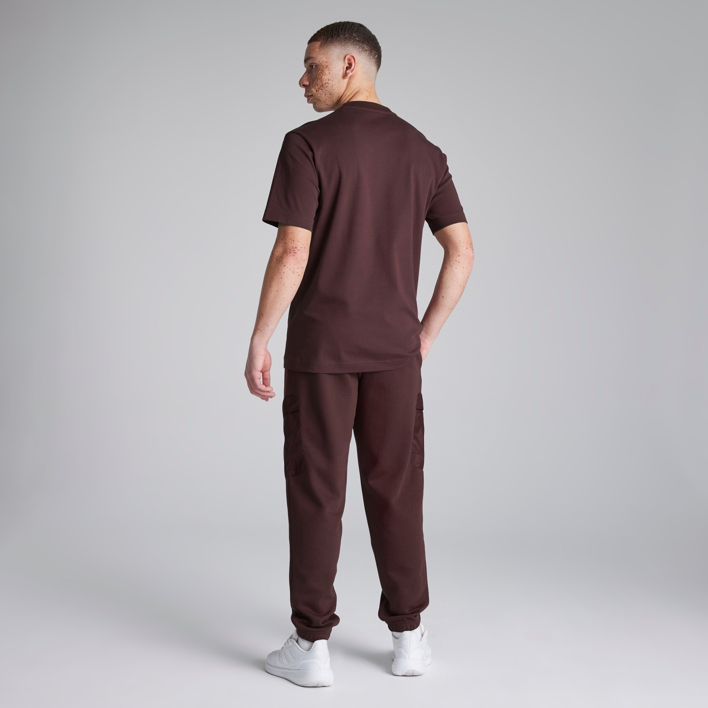 Manchester United x adidas City Escape Fleece Joggers Red Red Detail [2-5]