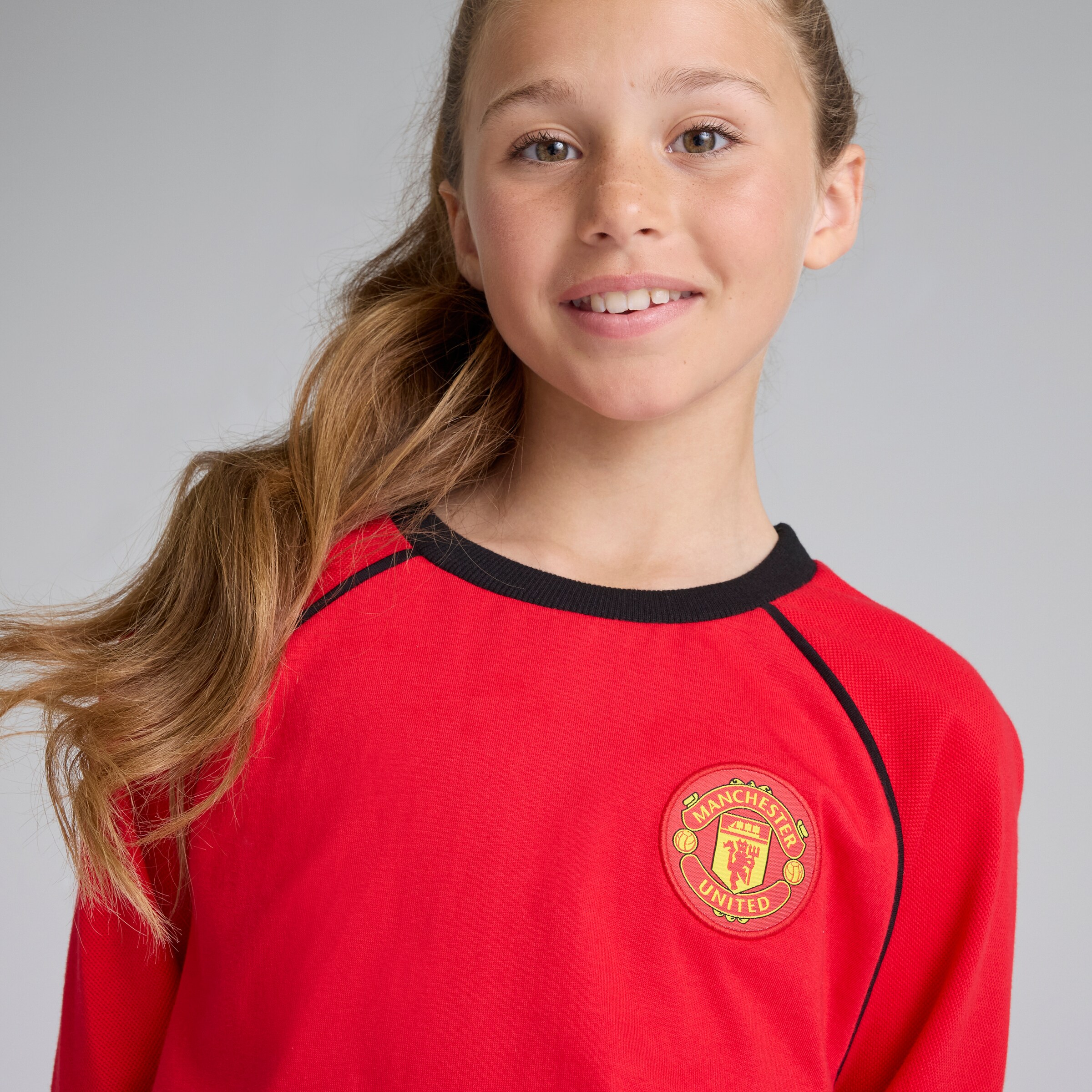 Manchester United Boys Long Sleeve Pyjama Top & Pants Set Red Red Detail [5-6]