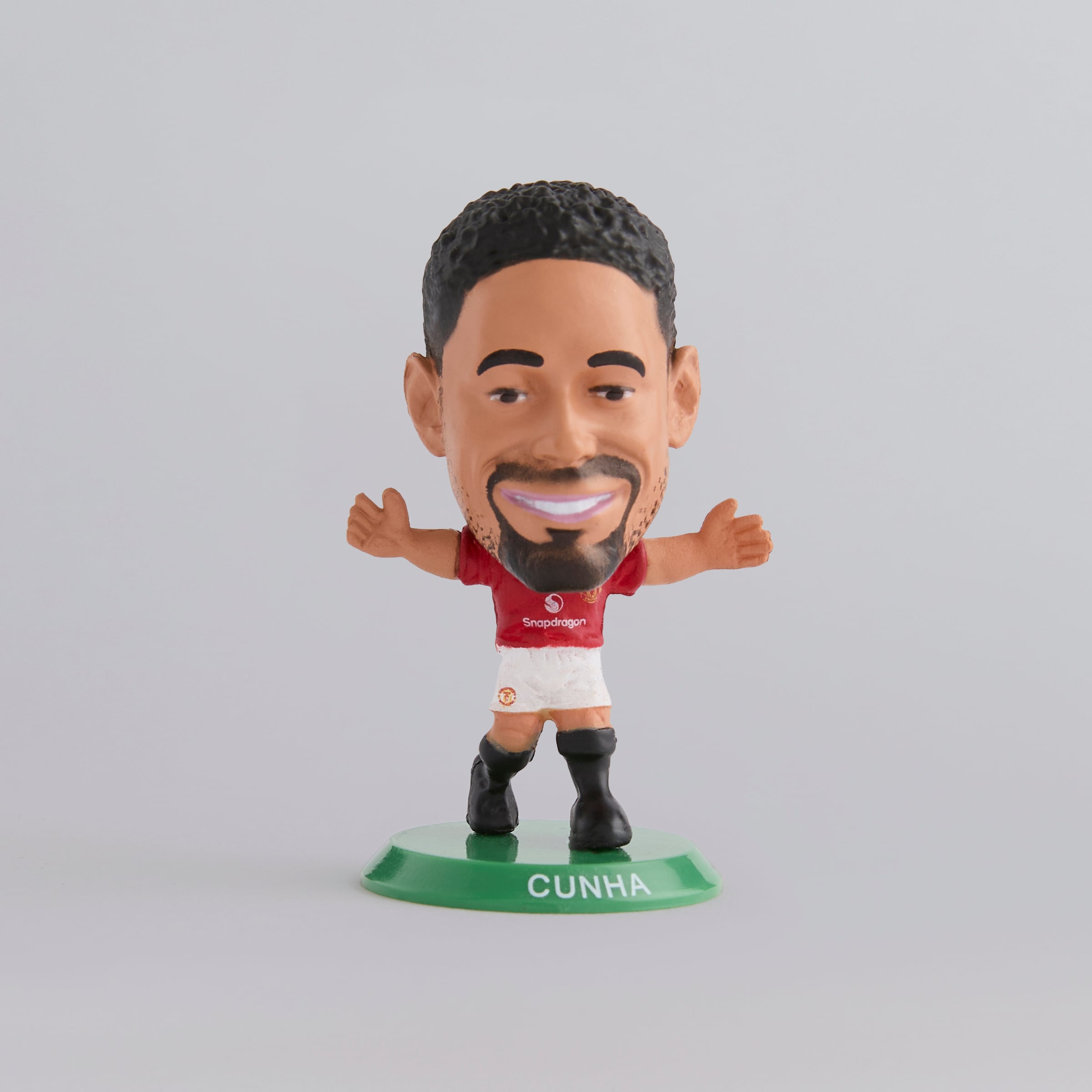 Manchester United SoccerStarz Matheus Cunha Figurine Red Black