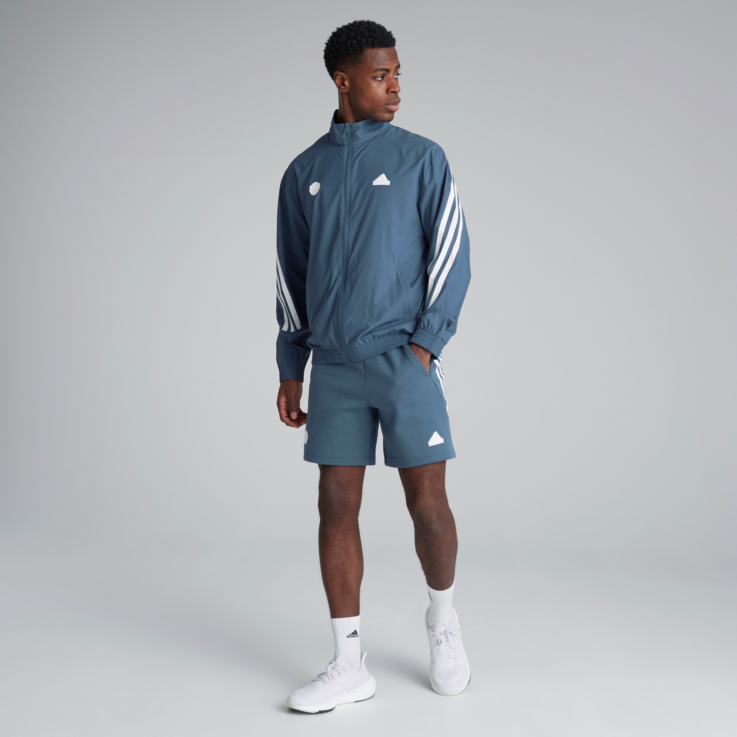 Manchester United x adidas Future Icons Shorts Blue Bleu marine Détail [3-5]