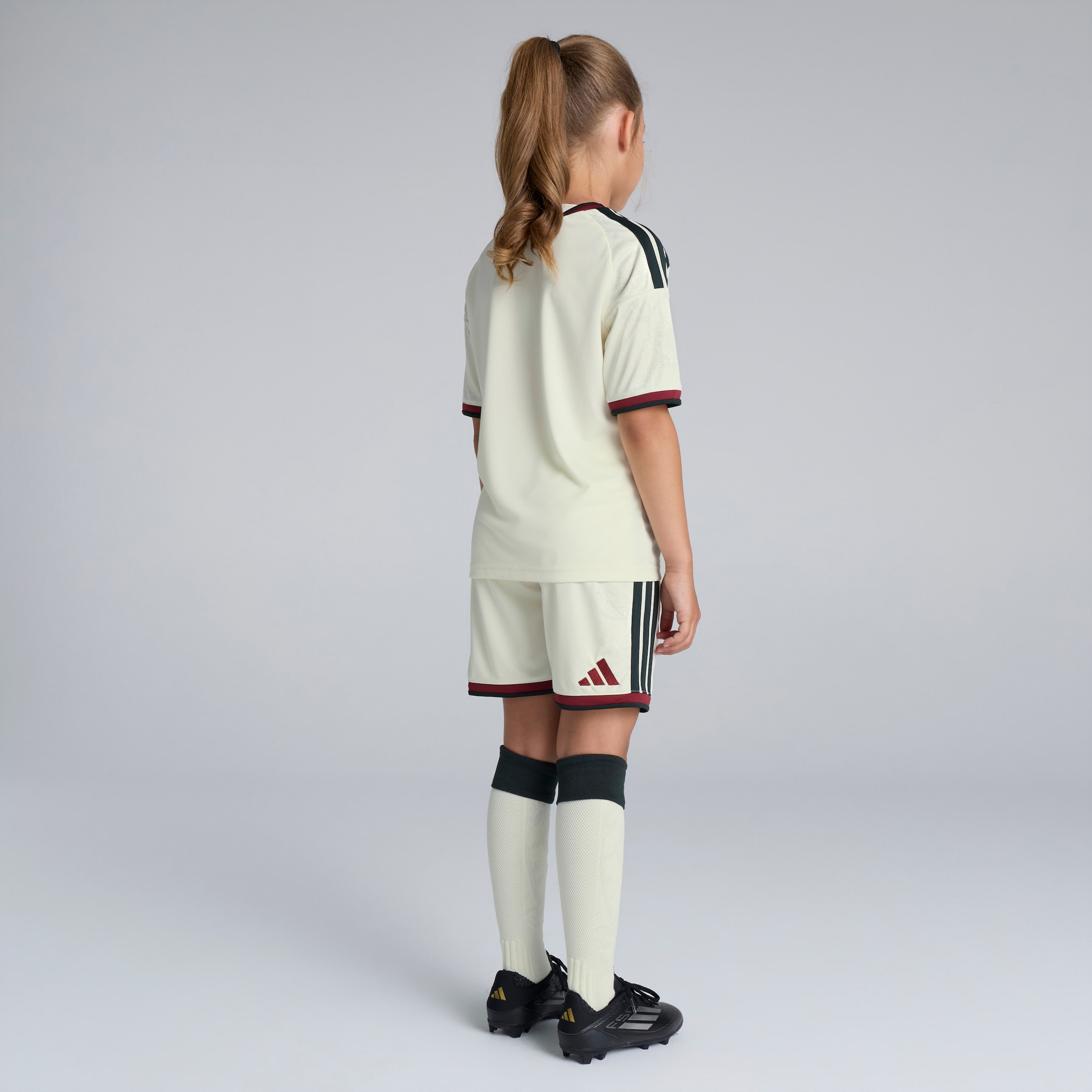 Manchester United Kids 26/27 Third Shorts Cream Beige Detail [2-5]