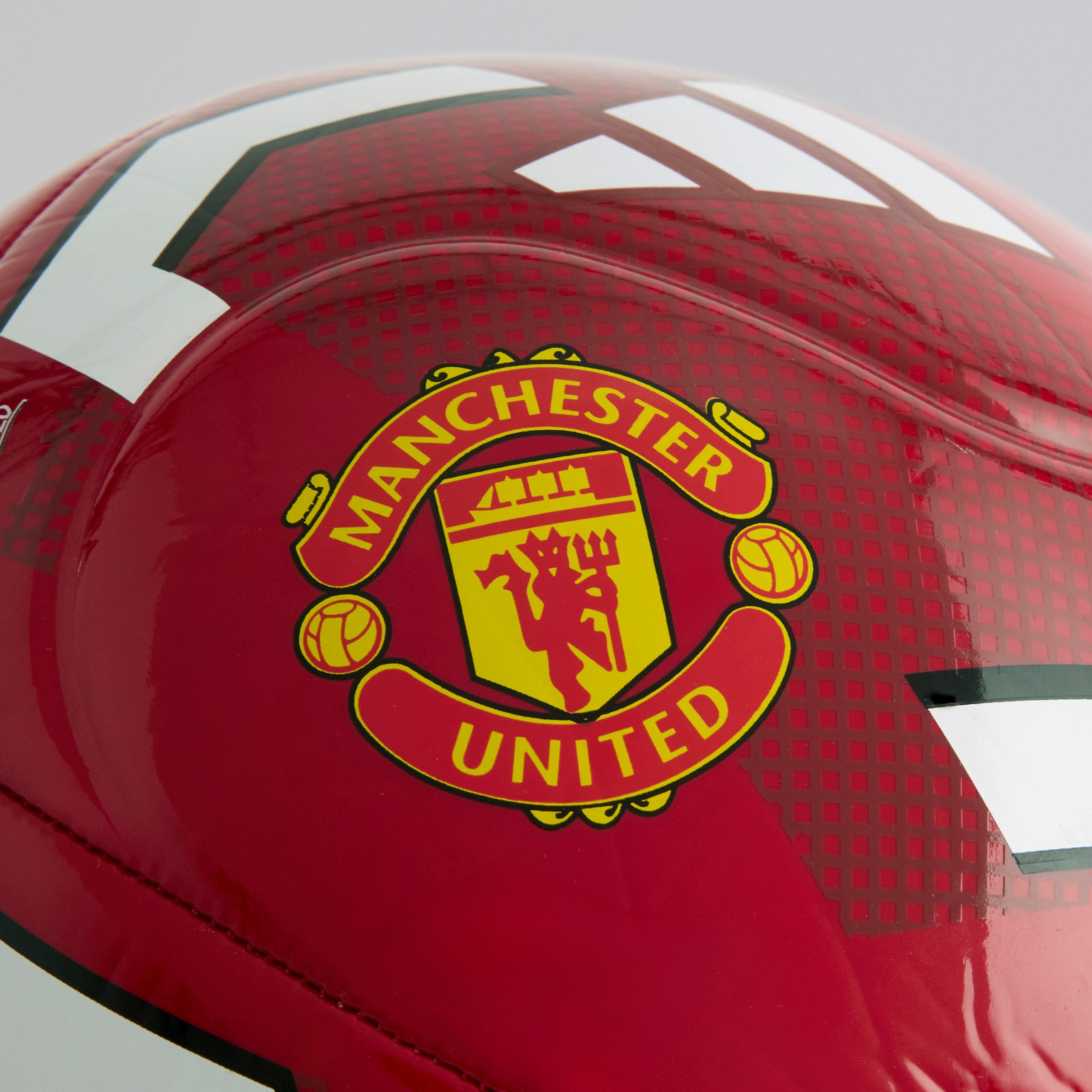 Manchester United x adidas Home Club Football Size 5 Red Red Detail [3-4]
