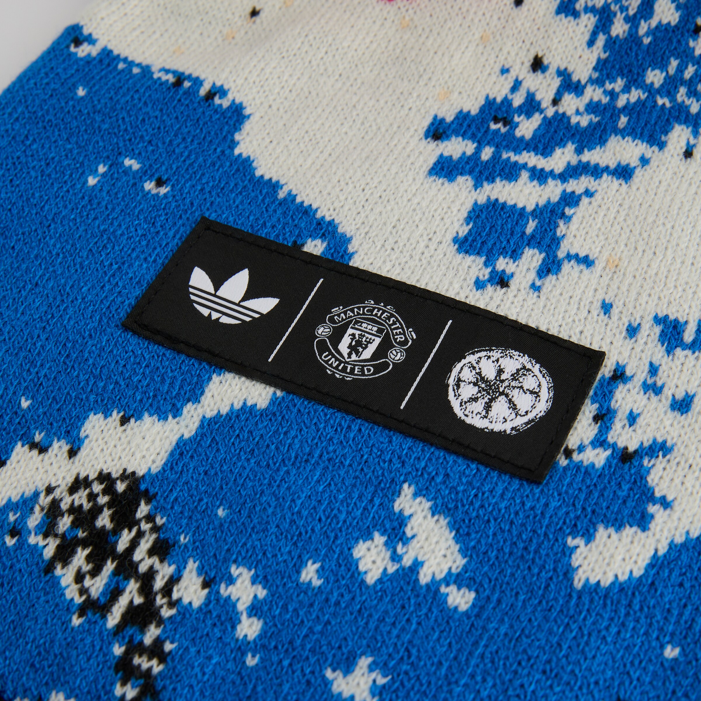 Manchester United x adidas Stone Roses Scarf Multi Black Detail [5-5]