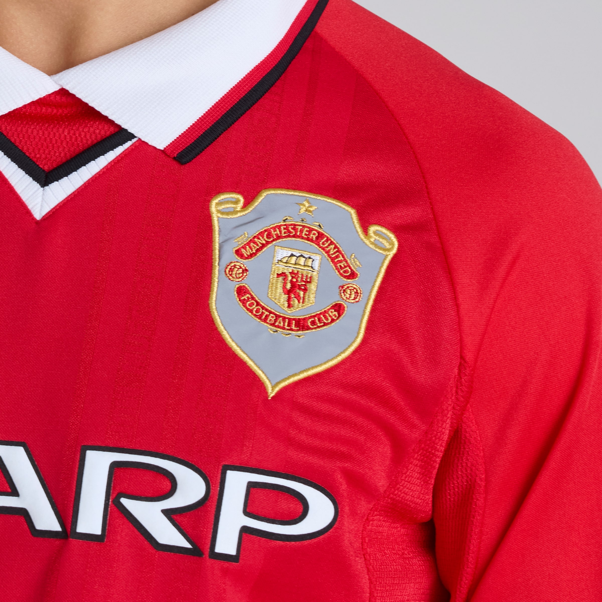 Manchester United Long Sleeve 1999 Champions League Final Shirt Red Red Detail [4-5]