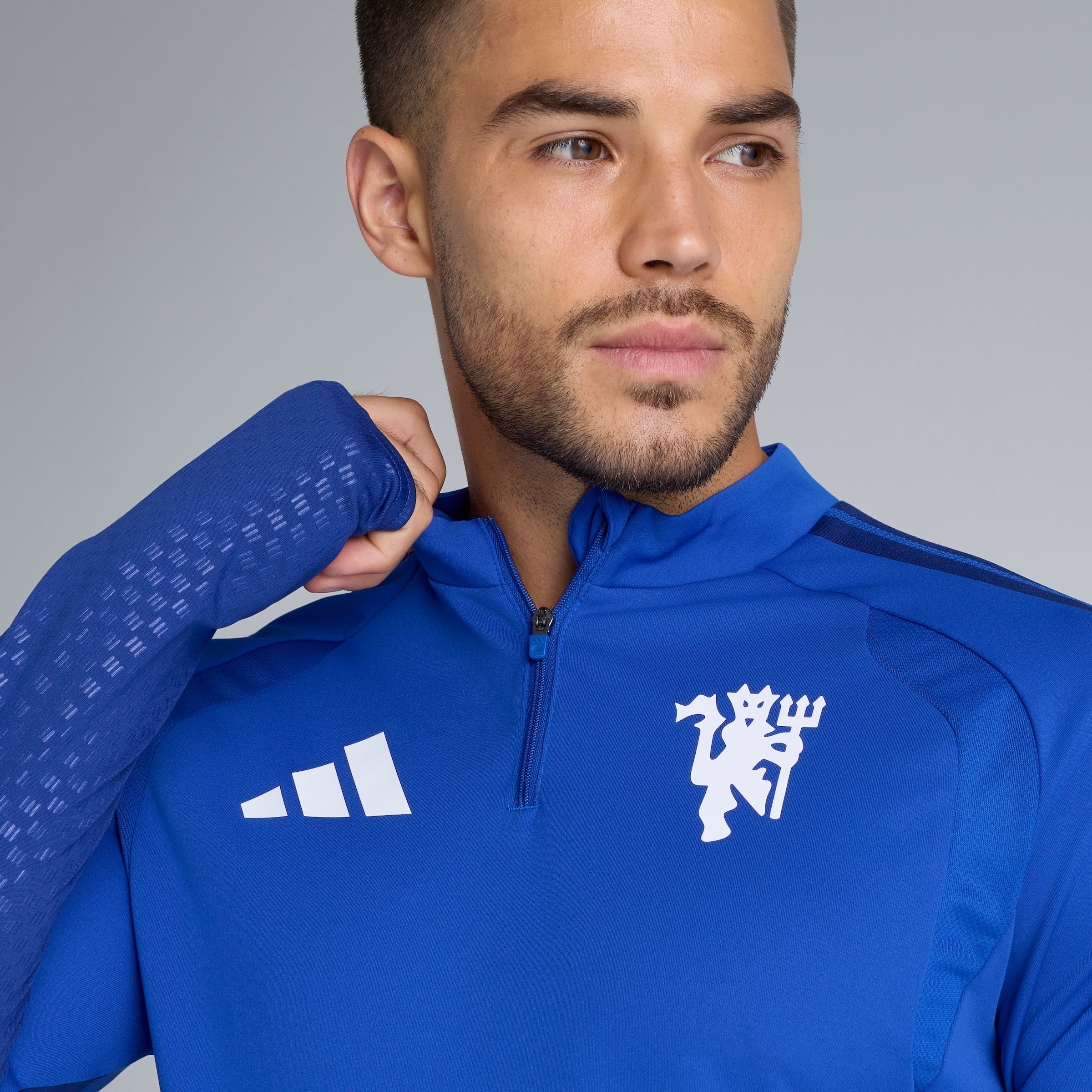 Manchester United 26/27 Cup Training Tiro Top Blue Blau Detail [5-6]