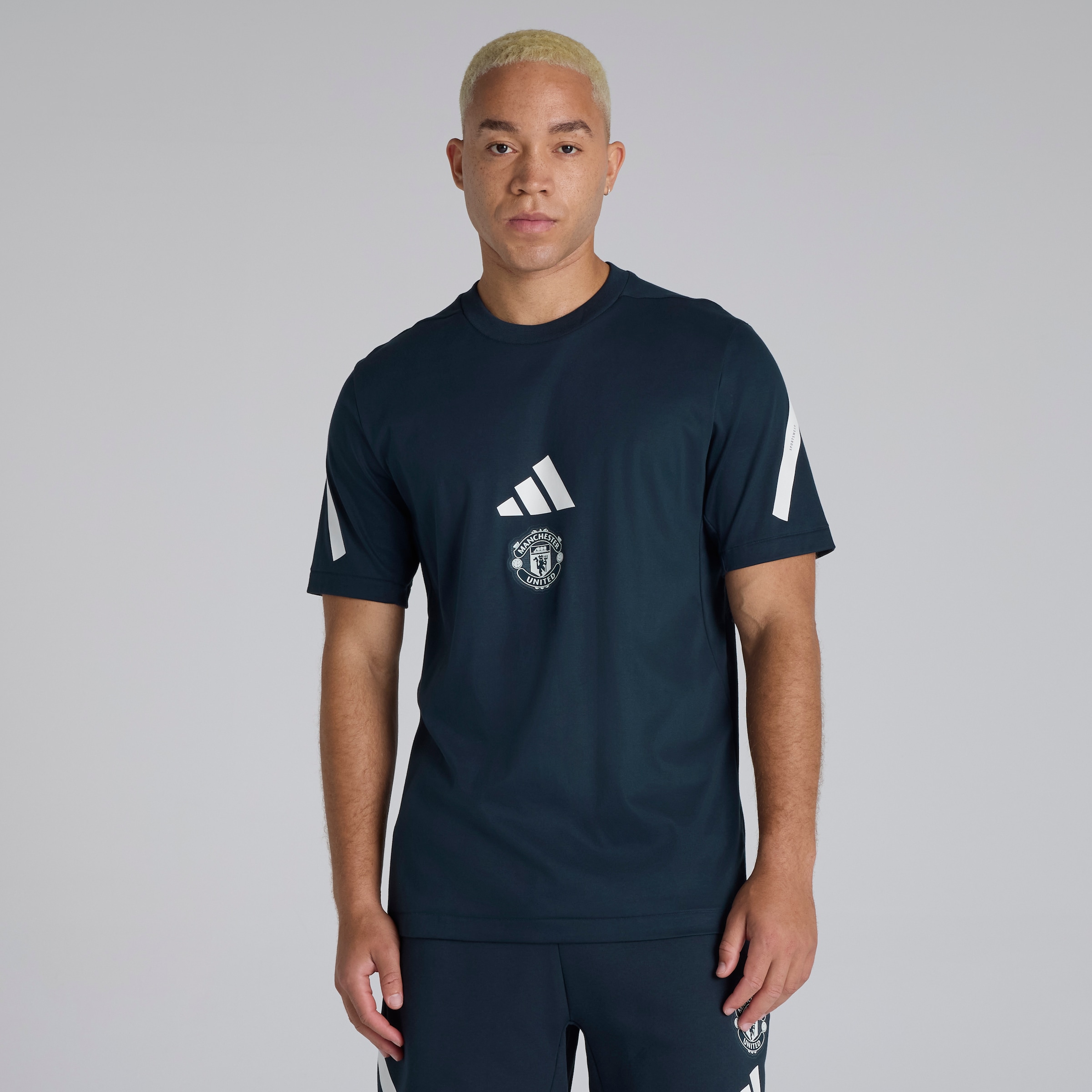 Manchester United x adidas Z.N.E. T-Shirt Navy Navy blue