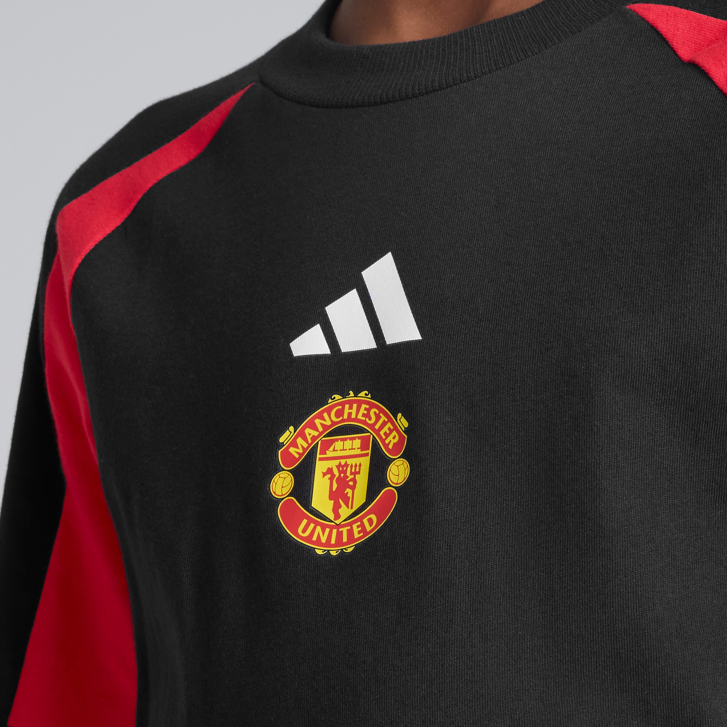 Manchester United x adidas Kids Colourblock T-Shirt Black/Red Black Detail [5-5]