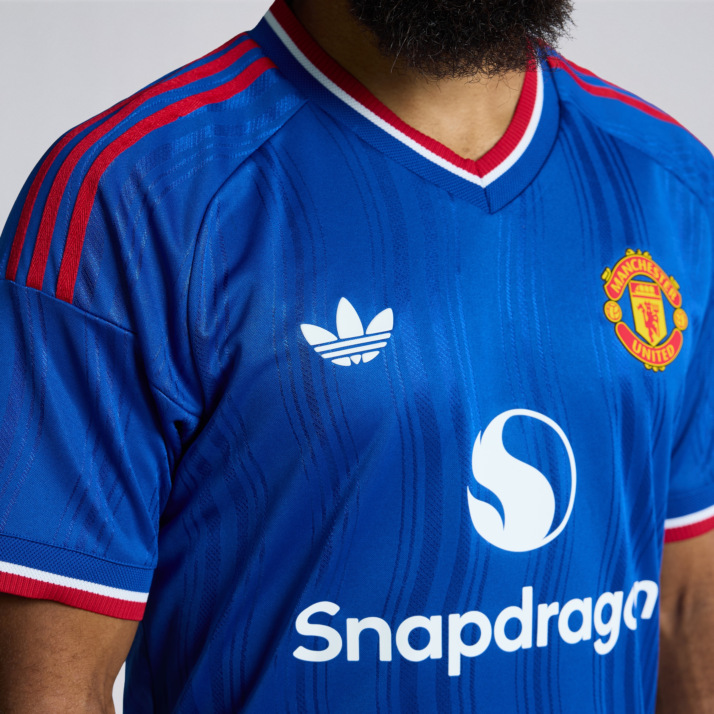 Manchester United 26/27 Away Authentic Jersey 蓝色 细节 [5-5]