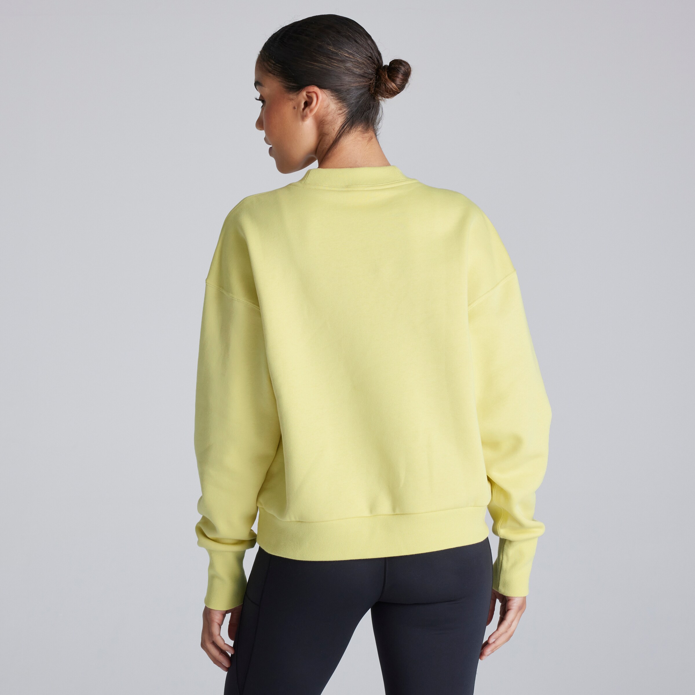 Manchester United x adidas Womens ALL SZN Fleece Sweatshirt Yellow Jaune Détail [2-5]