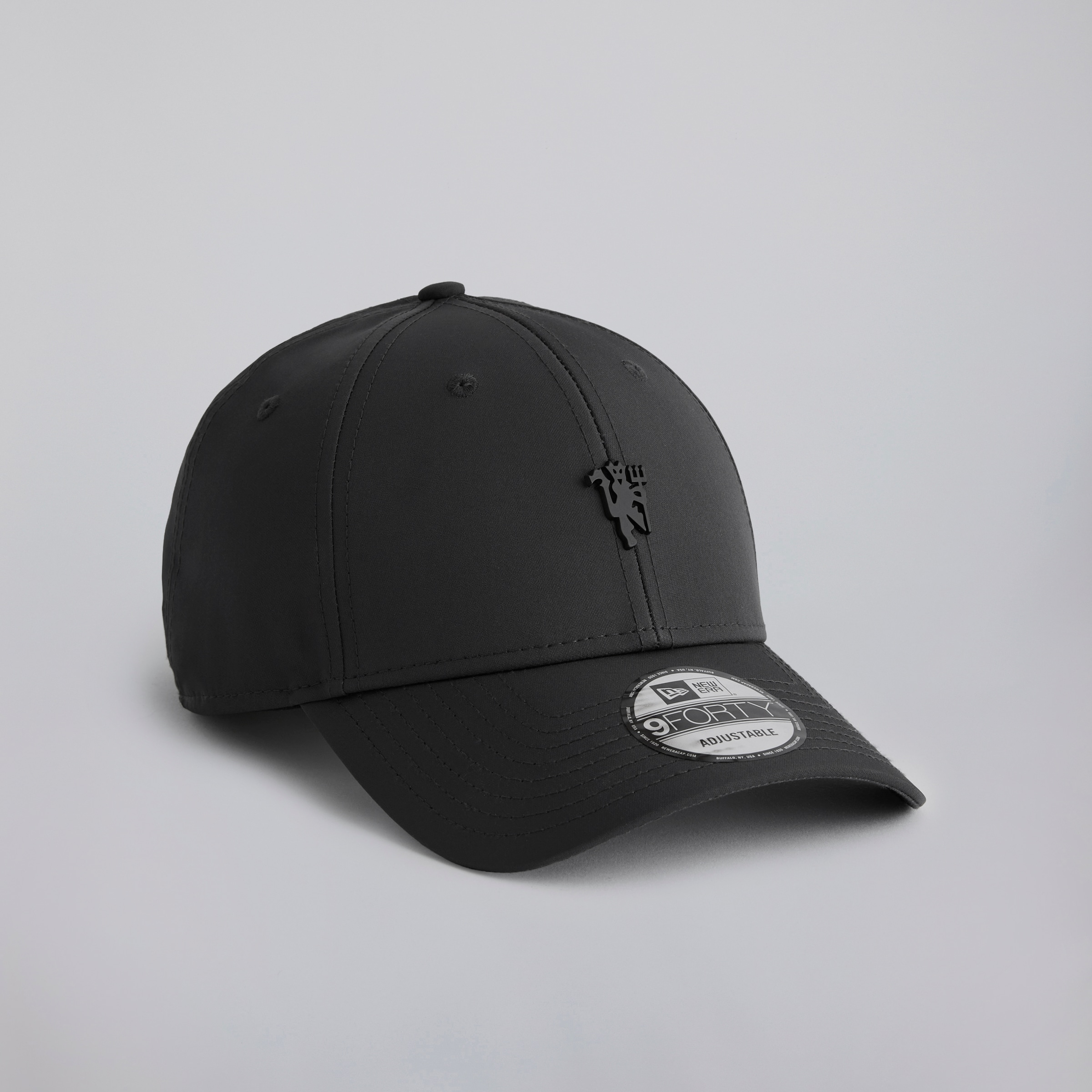 Manchester United x New Era 9Forty Metal Devil Cap Charcoal 细节 [2-5]