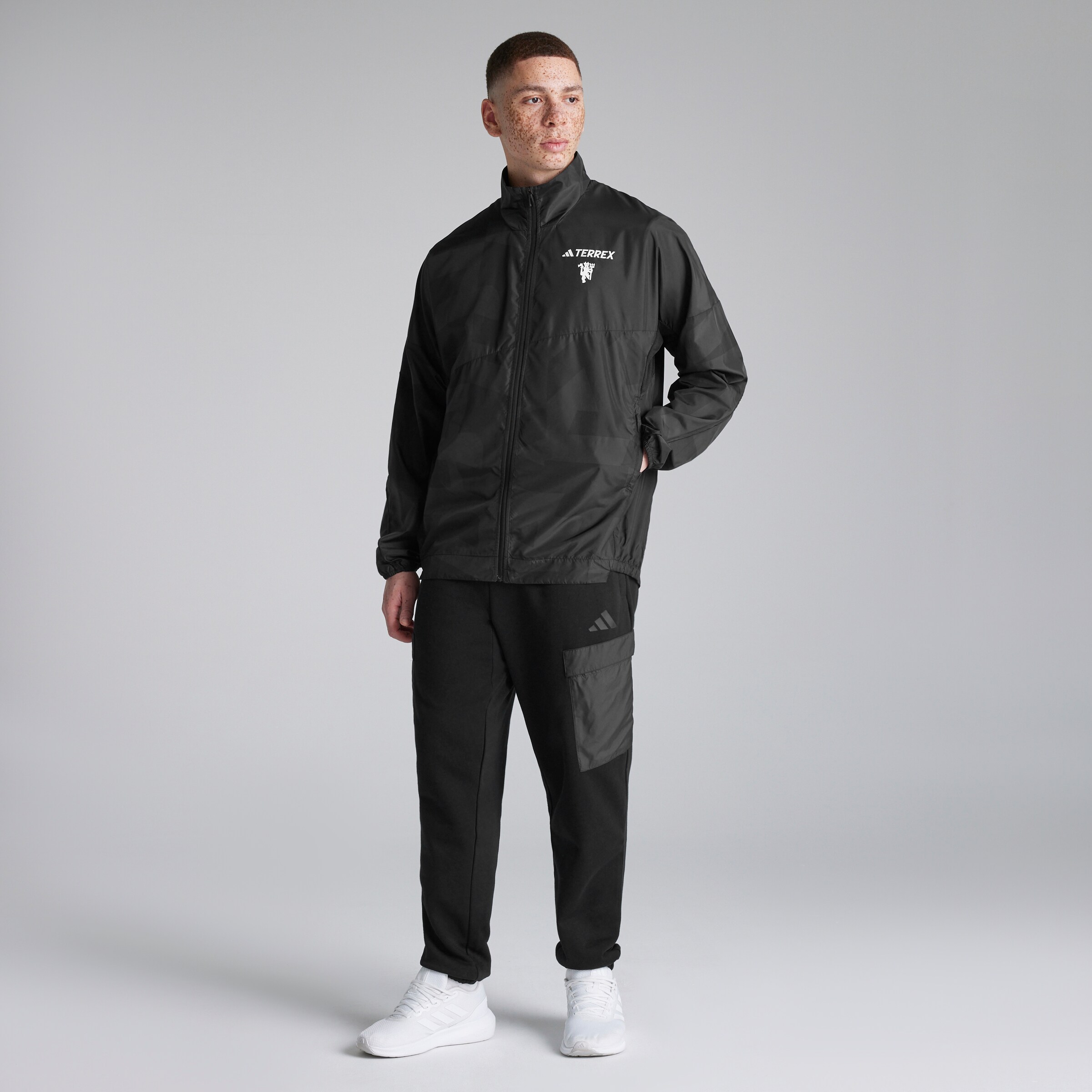 Manchester United x adidas Terrex All Over Print Wind Jacket Black Black Detail [3-5]