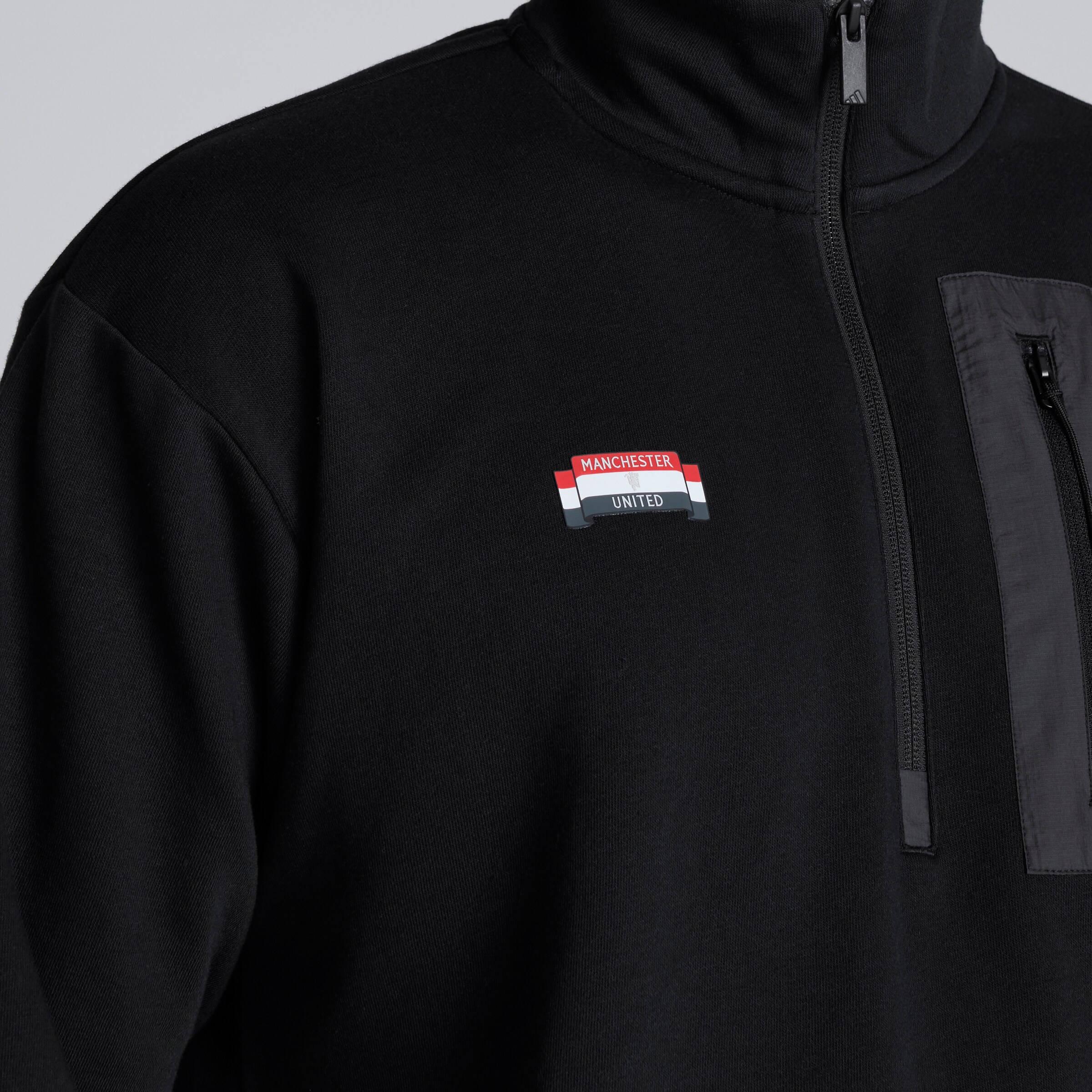 Manchester United x adidas City Escape Half Zip Fleece Black Black Detail [6-6]