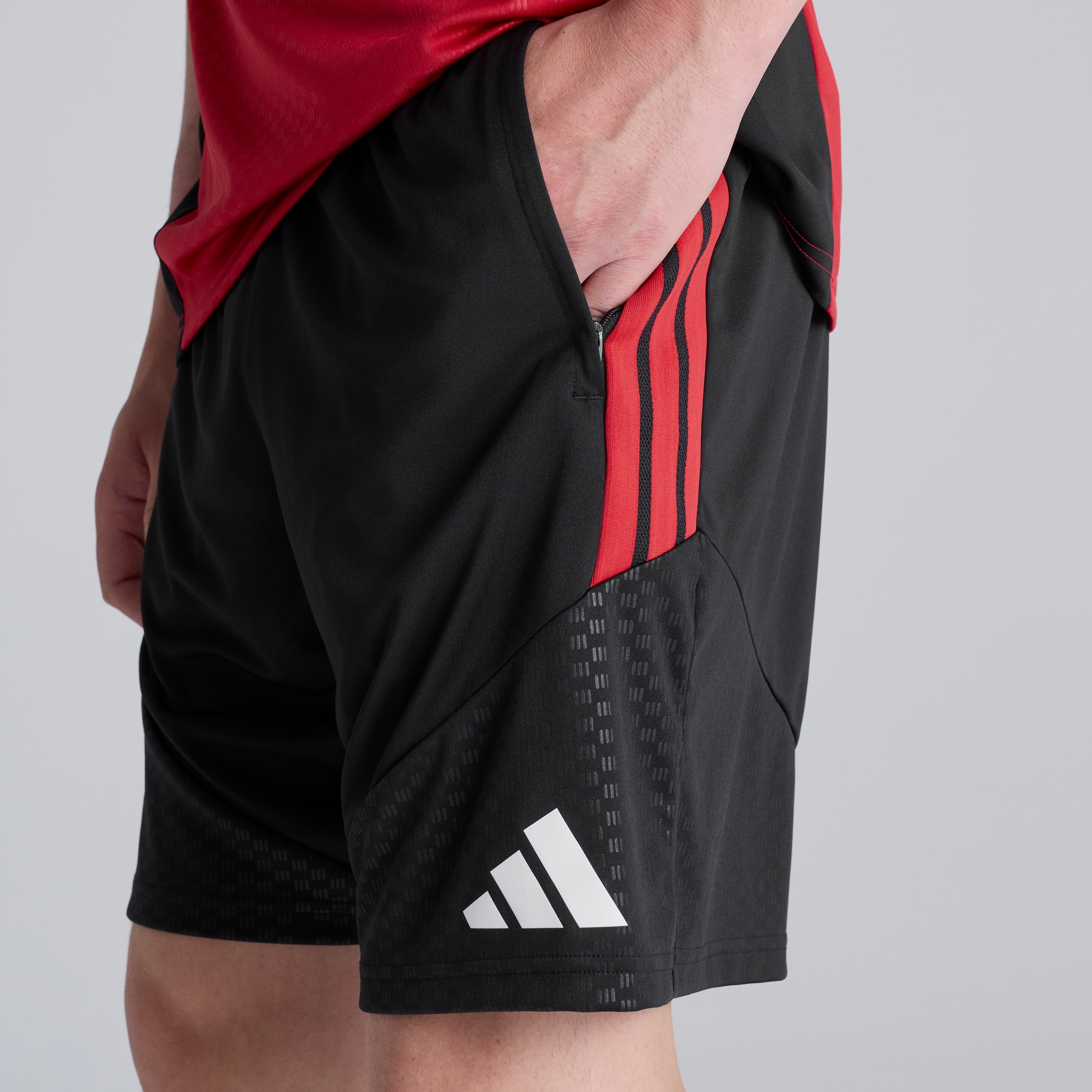Manchester United 26/27 Training Tiro Shorts Black Black Detail [4-6]