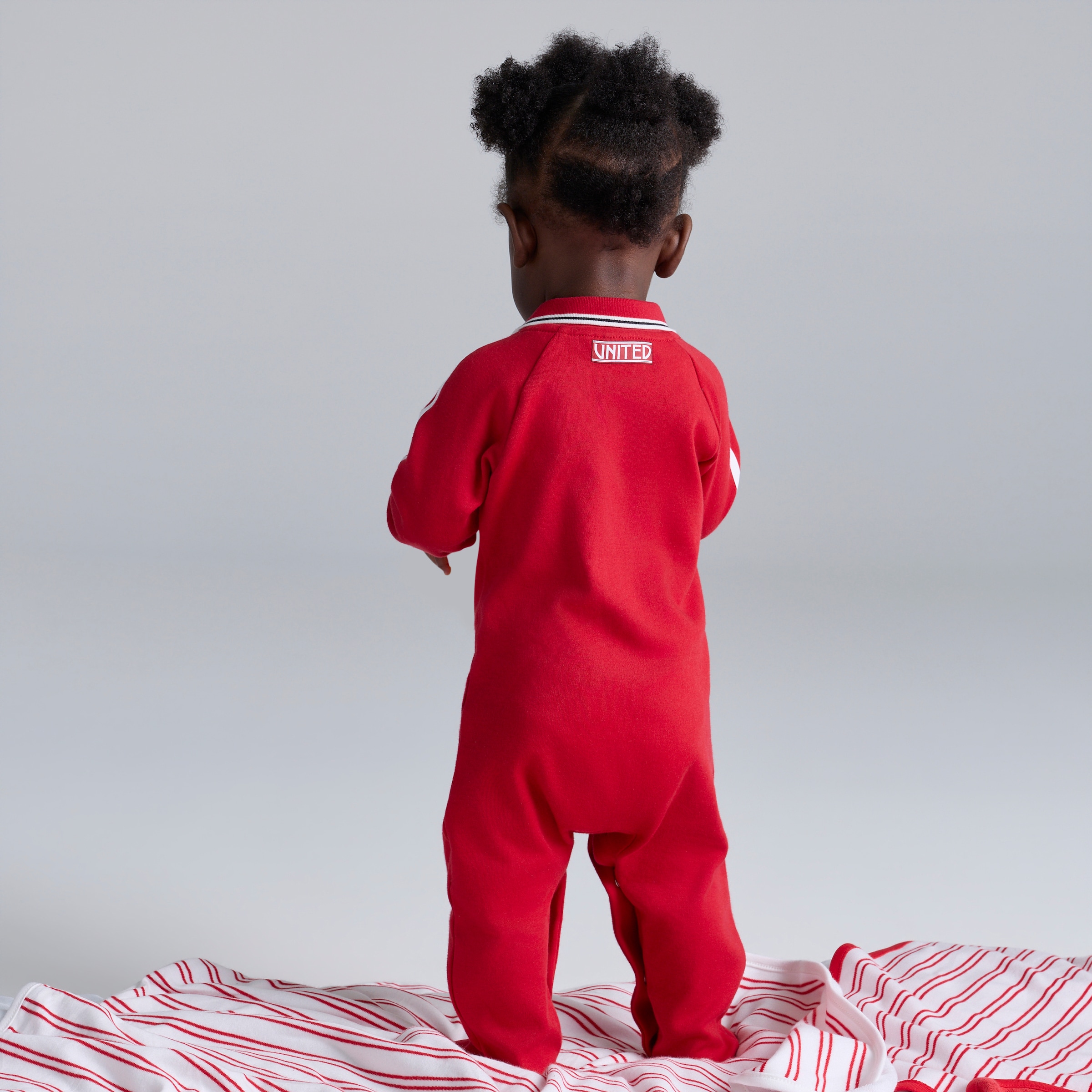 Manchester United Baby 26/27 Home Sleepsuit Red Red Detail [2-5]