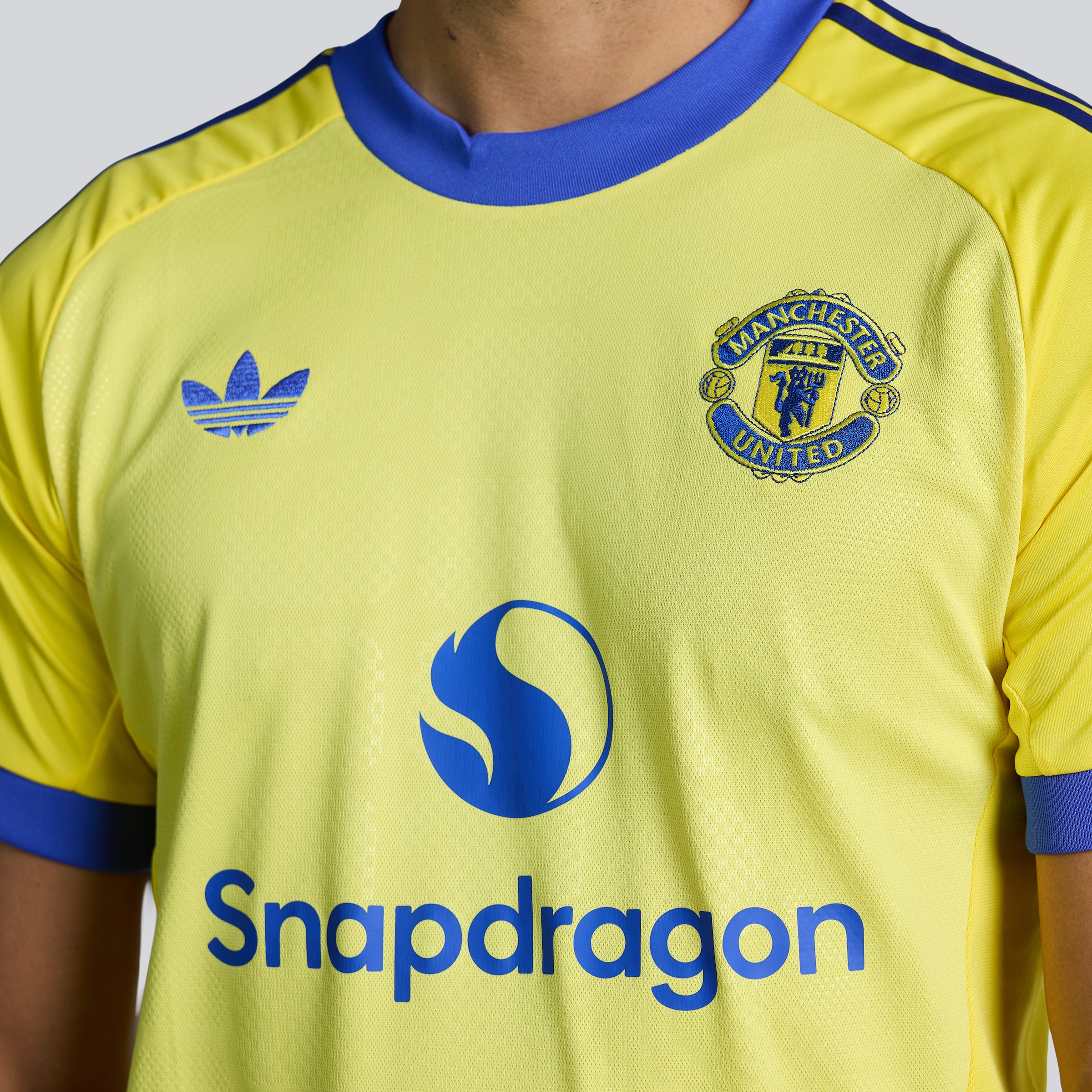 Manchester United 26/27 Away Goalkeeper Short Sleeve Jersey Yellow Jaune Détail [4-5]