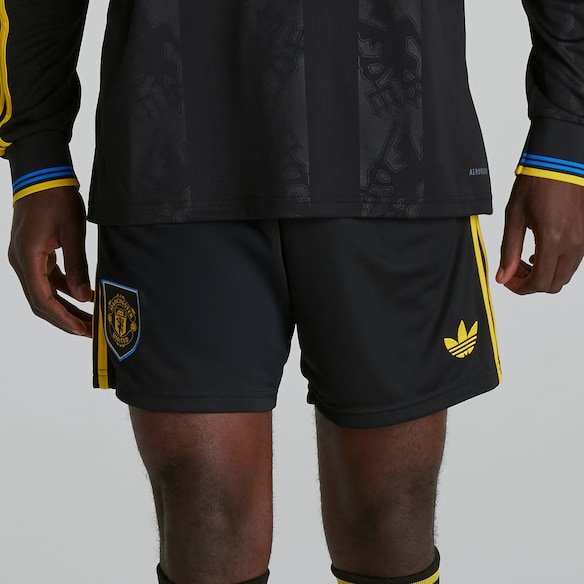 Manchester United 25/26 Third Shorts Black