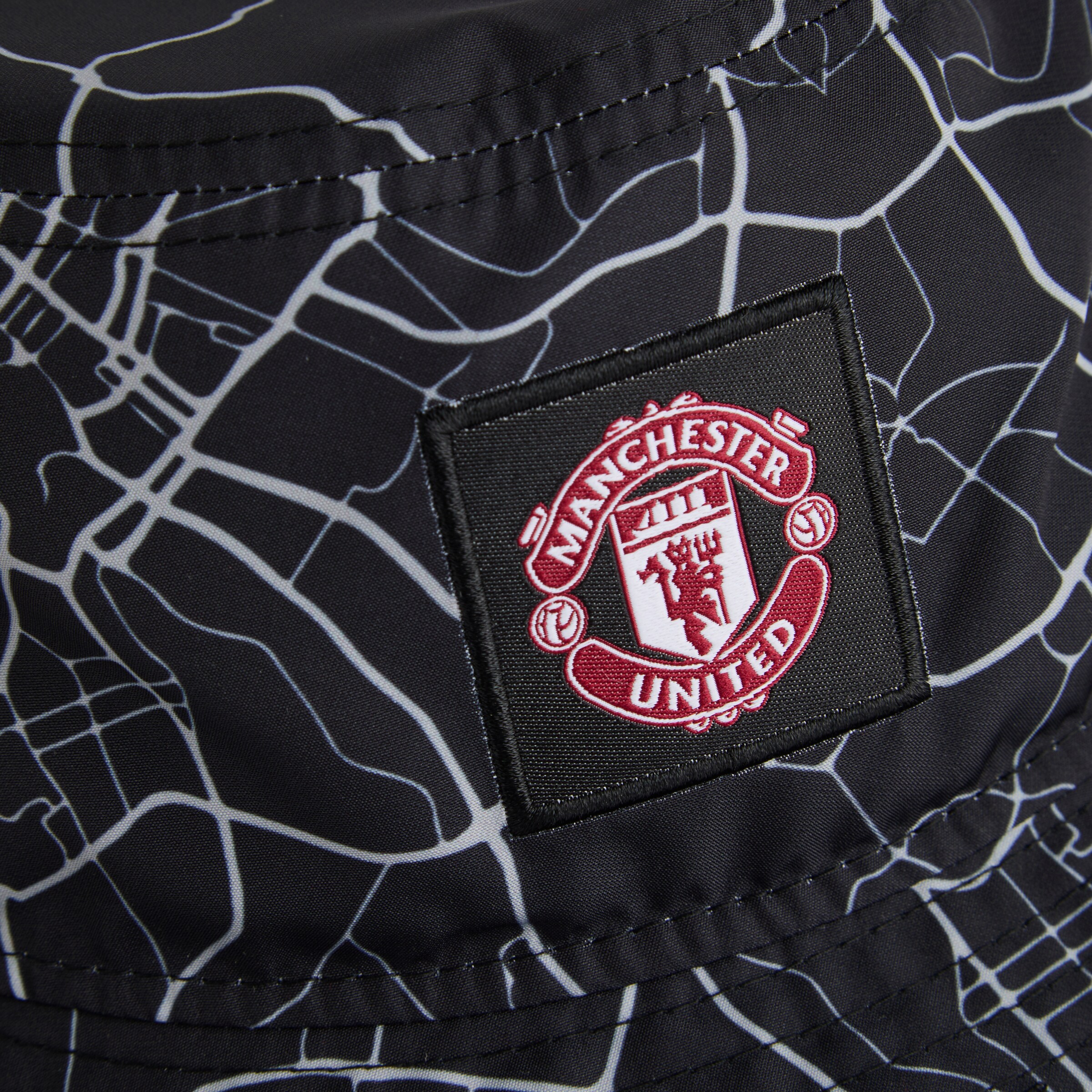Manchester United x New Era AOP Bucket Hat Black Detail [5-5]