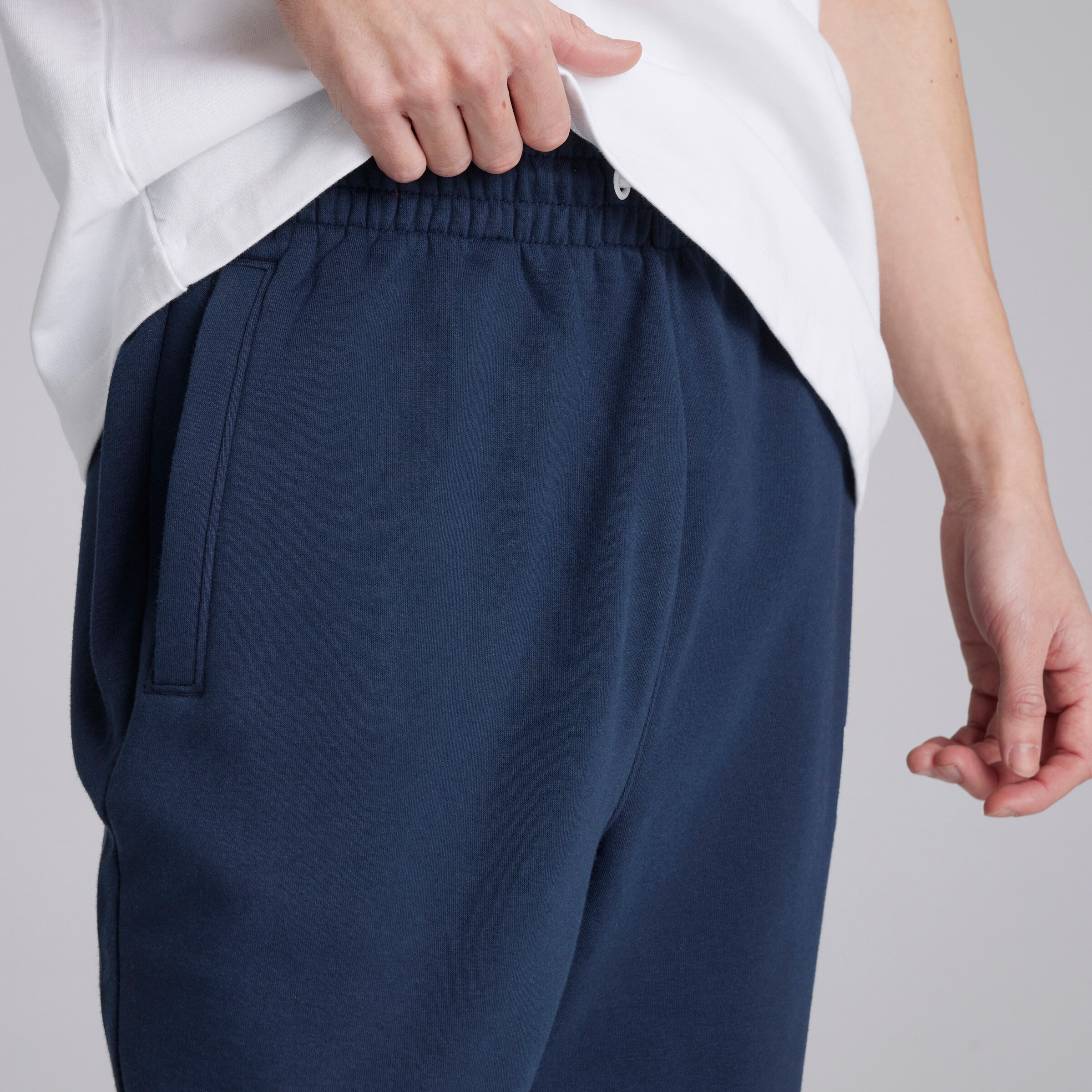 Manchester United Varsity Print Joggers Navy Navy blue Detail [4-5]