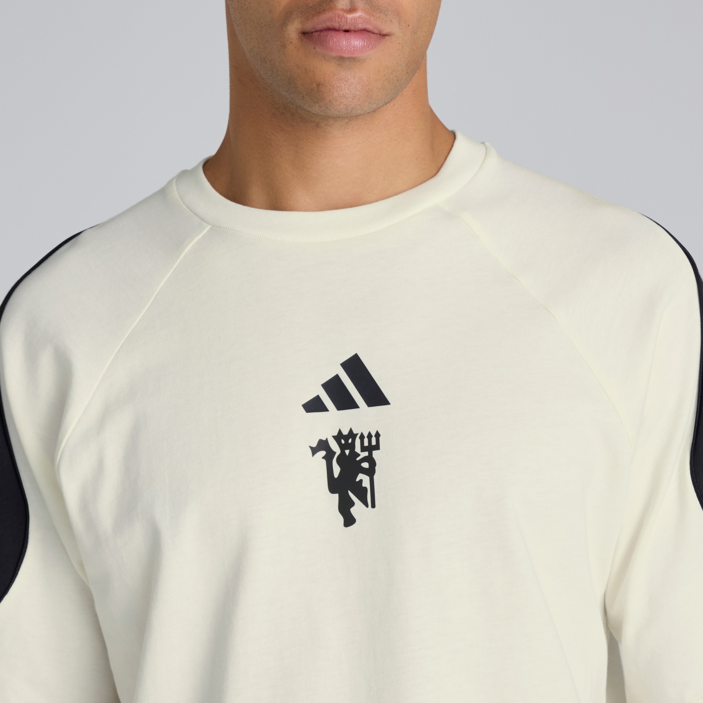 Manchester United x adidas Stadium T-Shirt Cream Beige Détail [4-5]
