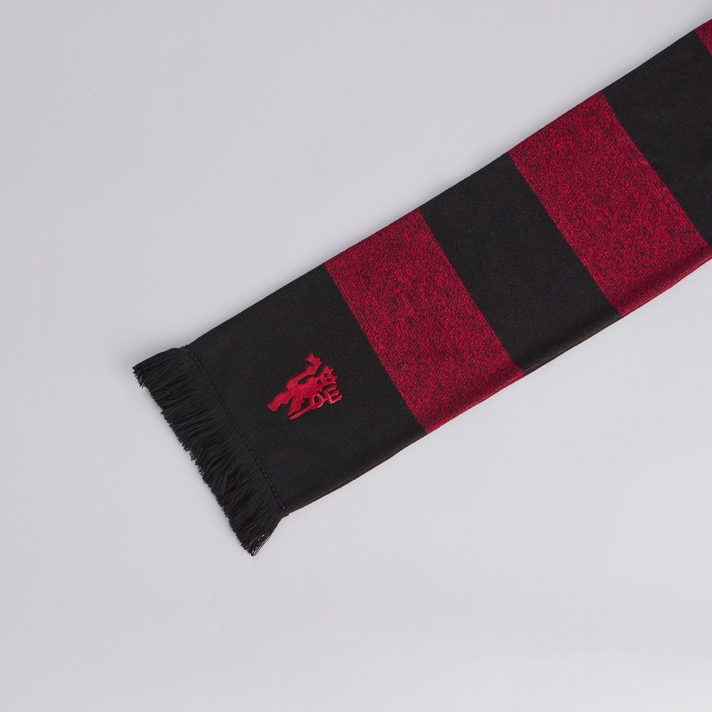 Manchester United Embroidered Devil Scarf Red Detail [3-4]