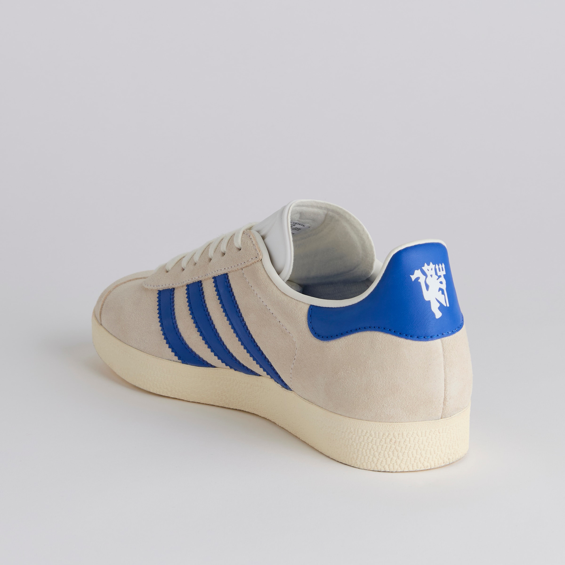 adidas gazelle silver green womens Mens adidas Originals London to Manchester Gazelle Super size? Exclusive - Blue/Pink