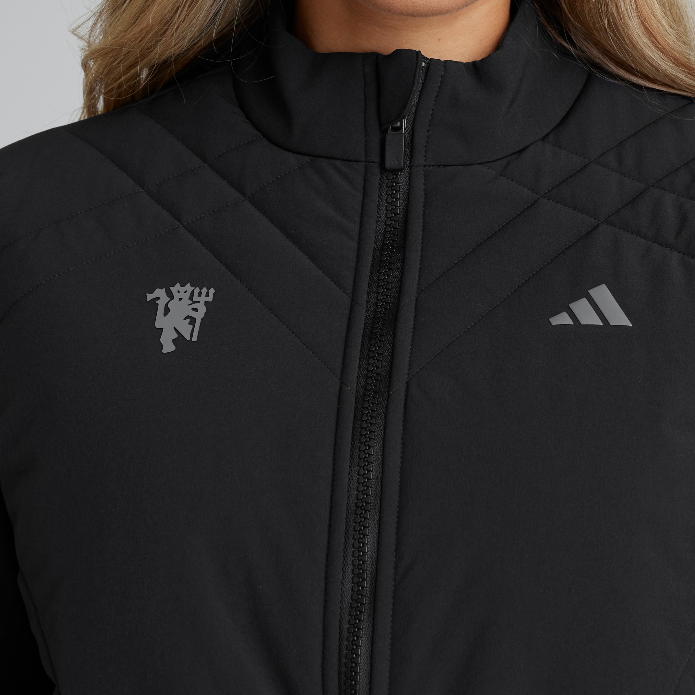 Manchester United x adidas Womens Golf Ultimate365 Tour Hybrid Jacket Black Black Detail [4-6]
