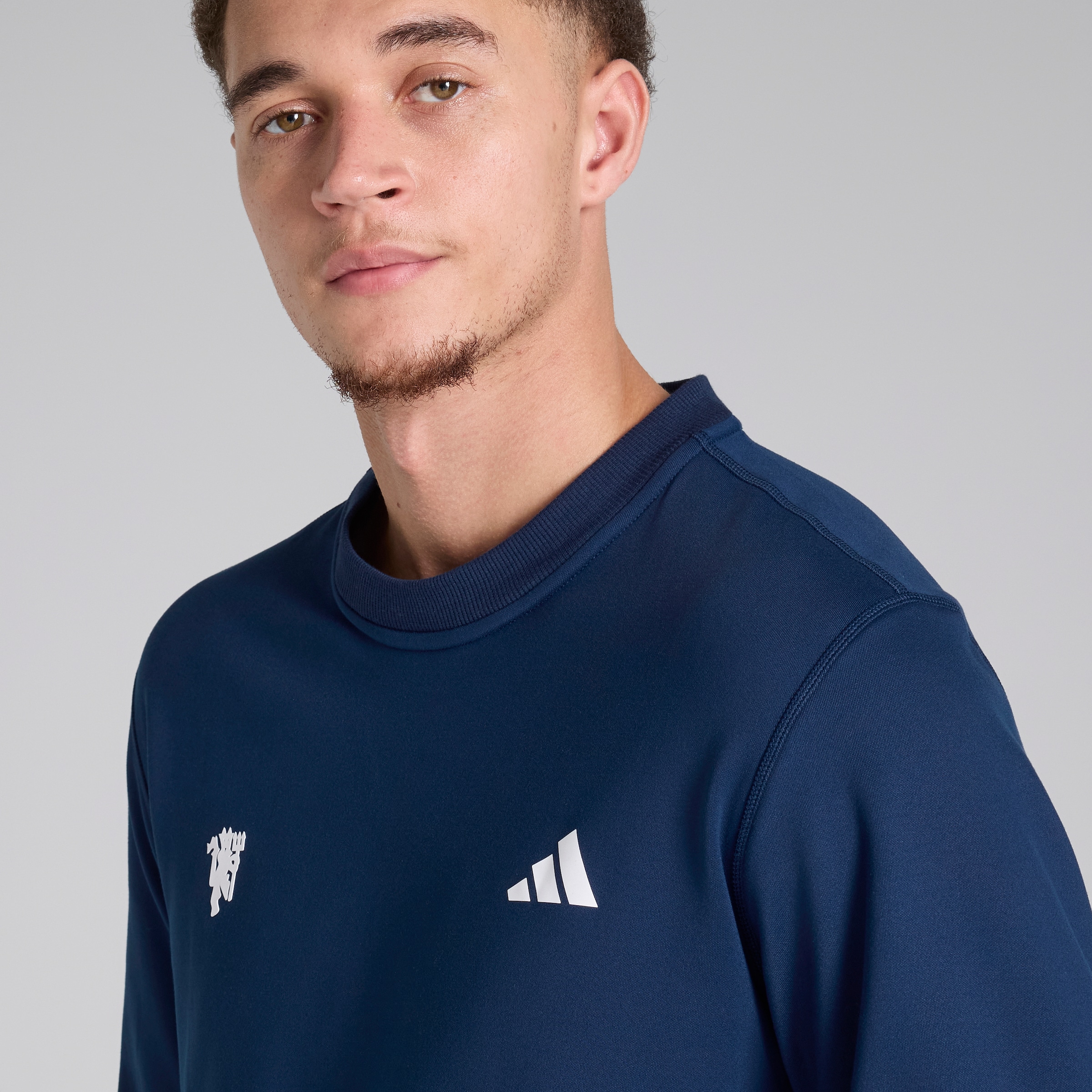 Manchester United x adidas Golf Ultimate365 Sweatshirt Navy Navy blue Detail [4-5]