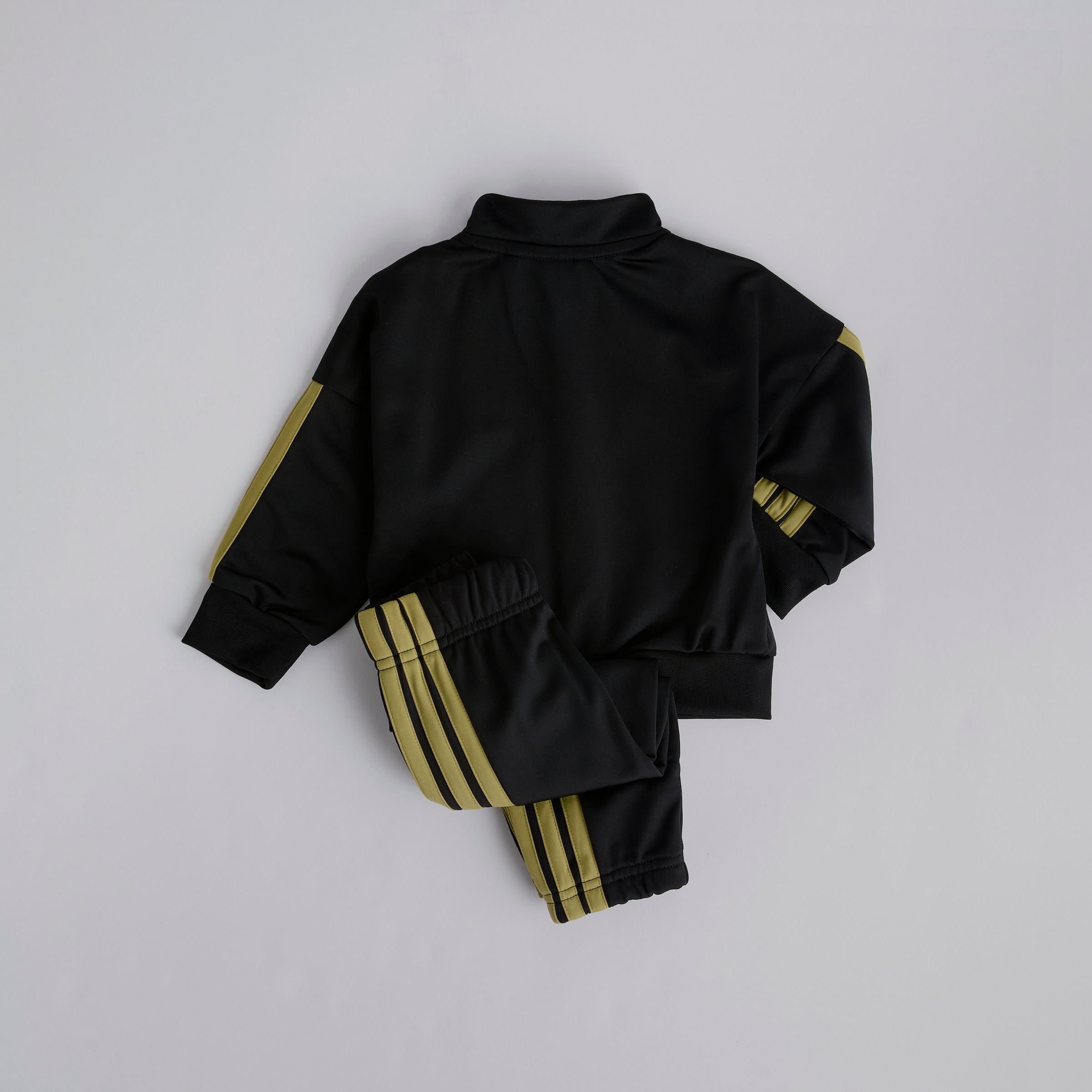 Manchester United x adidas Infant Essentials CLIMACOOL Tracksuit Black/Gold Black Detail [2-4]