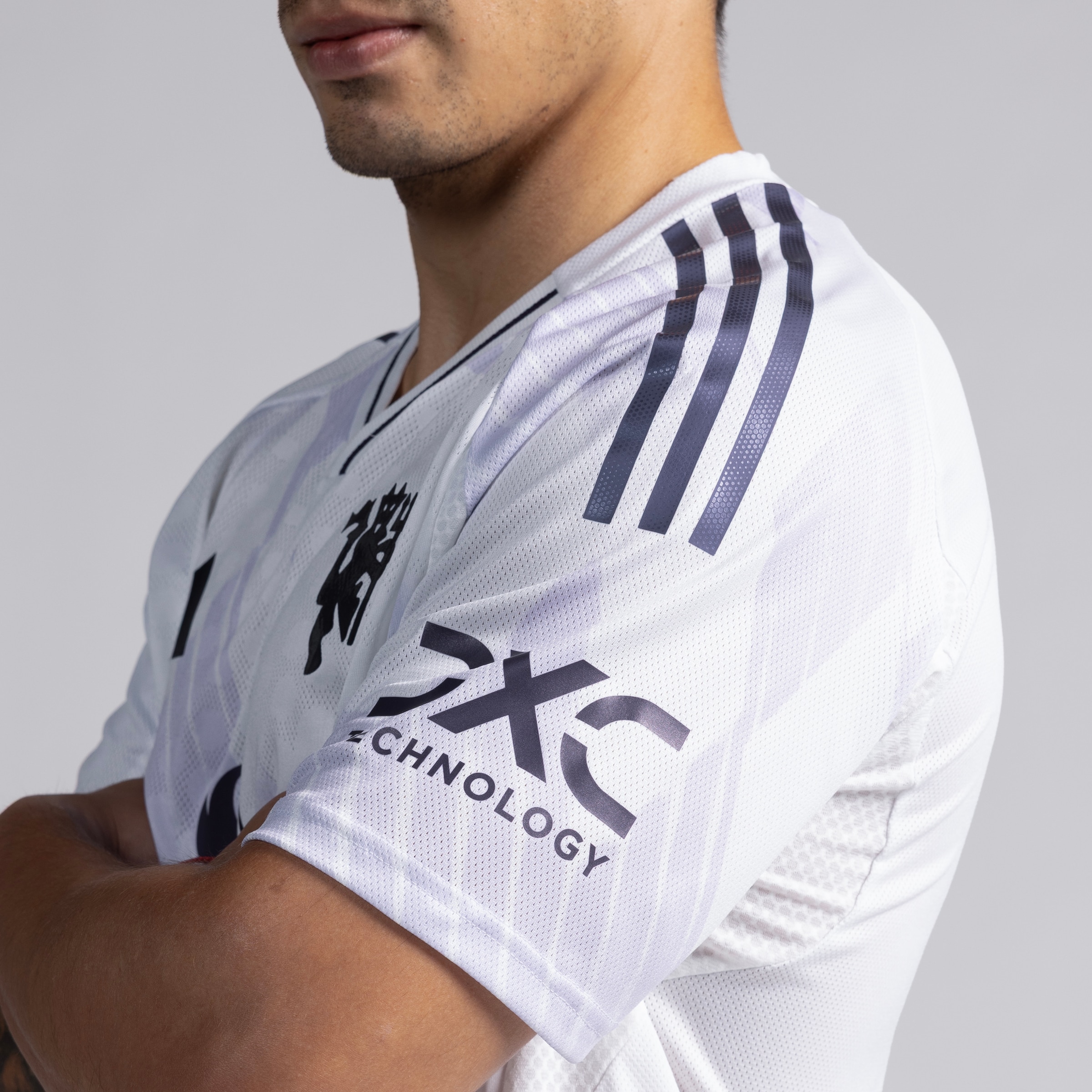 Manchester United 25/26 Away Authentic Jersey Blanc Détail [5-5]