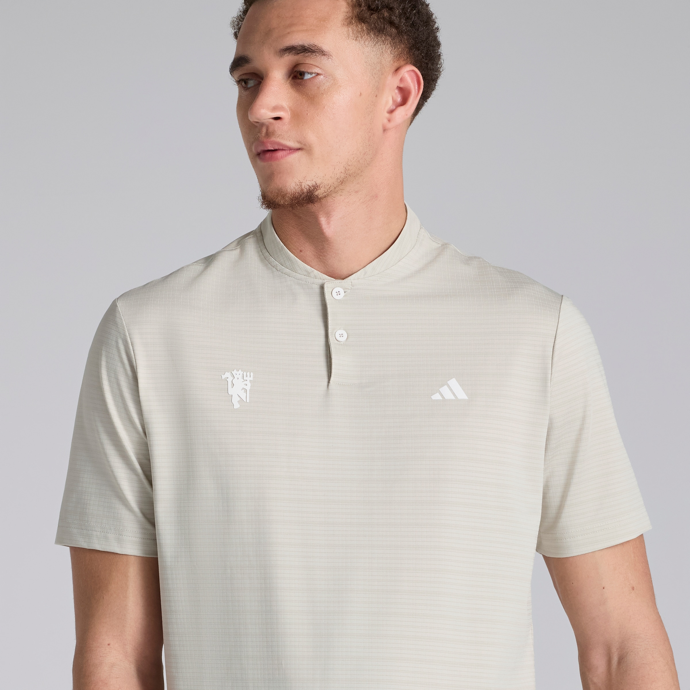 Manchester United x adidas Golf Ultimate365 Sport Collar Polo Shirt Beige White Detail [4-5]