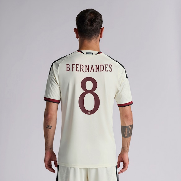 Manchester United 26/27 Third Jersey with Fernandes 8 UCL Printing & Badge Beige