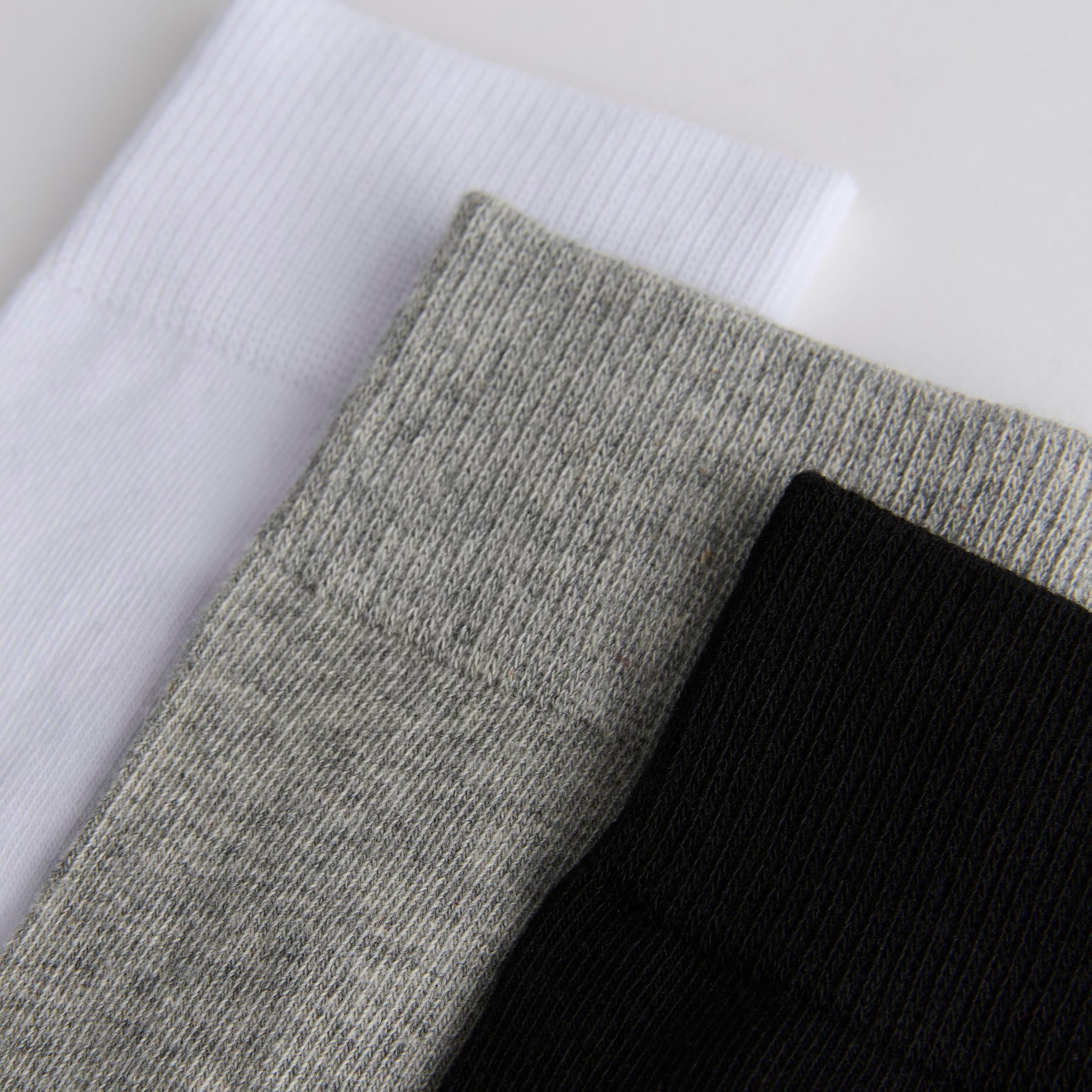 Manchester United Iconic Goal Socks 3 Pack Multi Multi Detail [4-4]