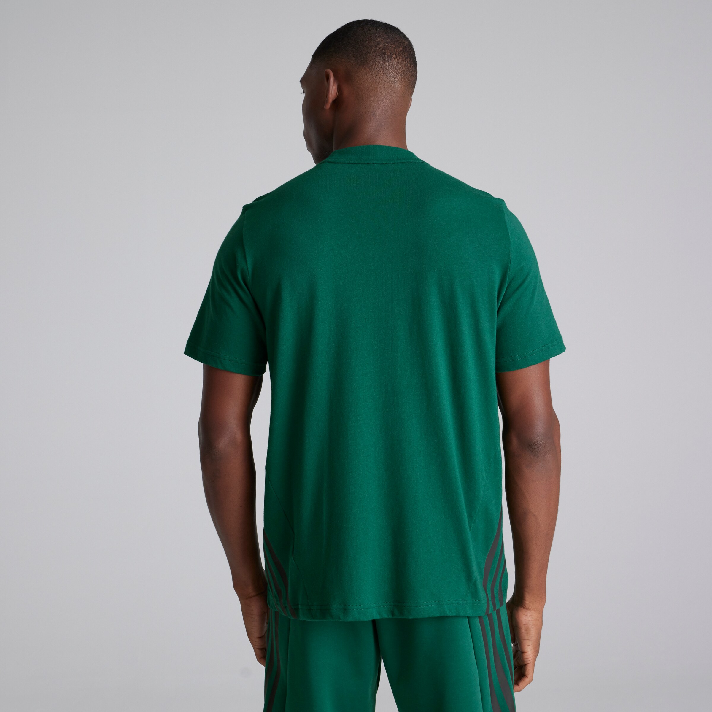 Manchester United x adidas Mens Future Icons 3-Stripes T-Shirt Green Vert Détail [2-5]