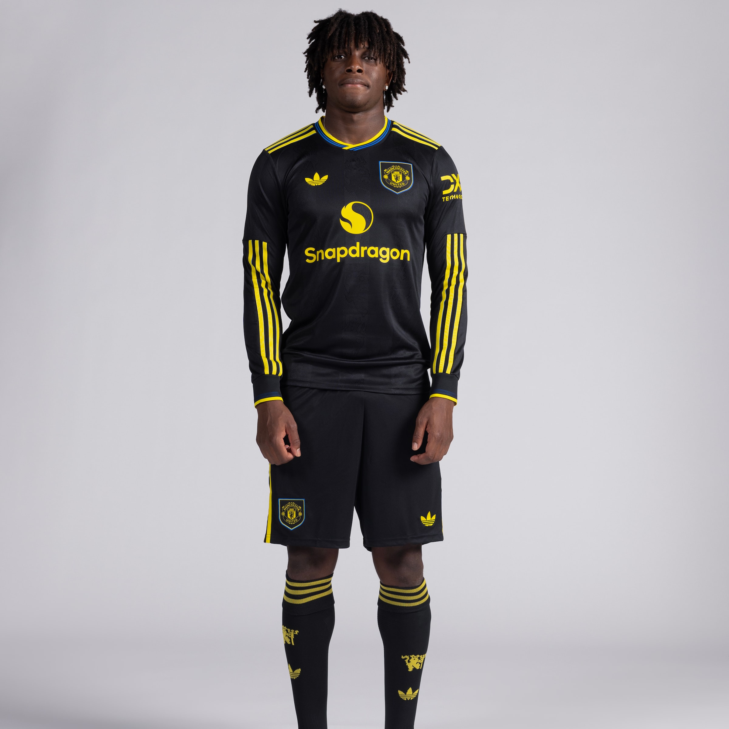 Manchester United 25/26 Long Sleeve Third Authentic Jersey Black Detail [3-5]