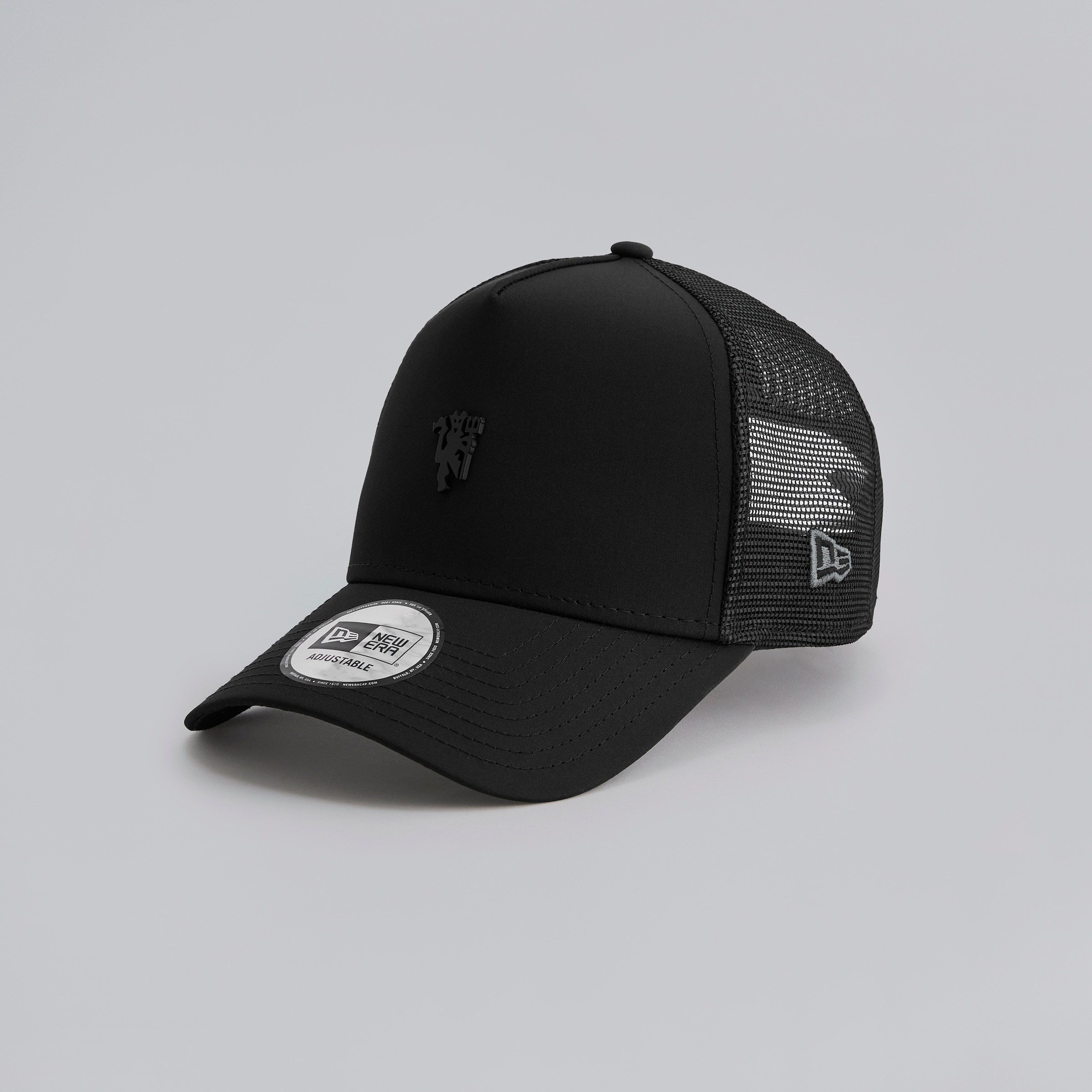 Manchester United x New Era Metal Devil Trucker Cap Black Black Detail [2-5]