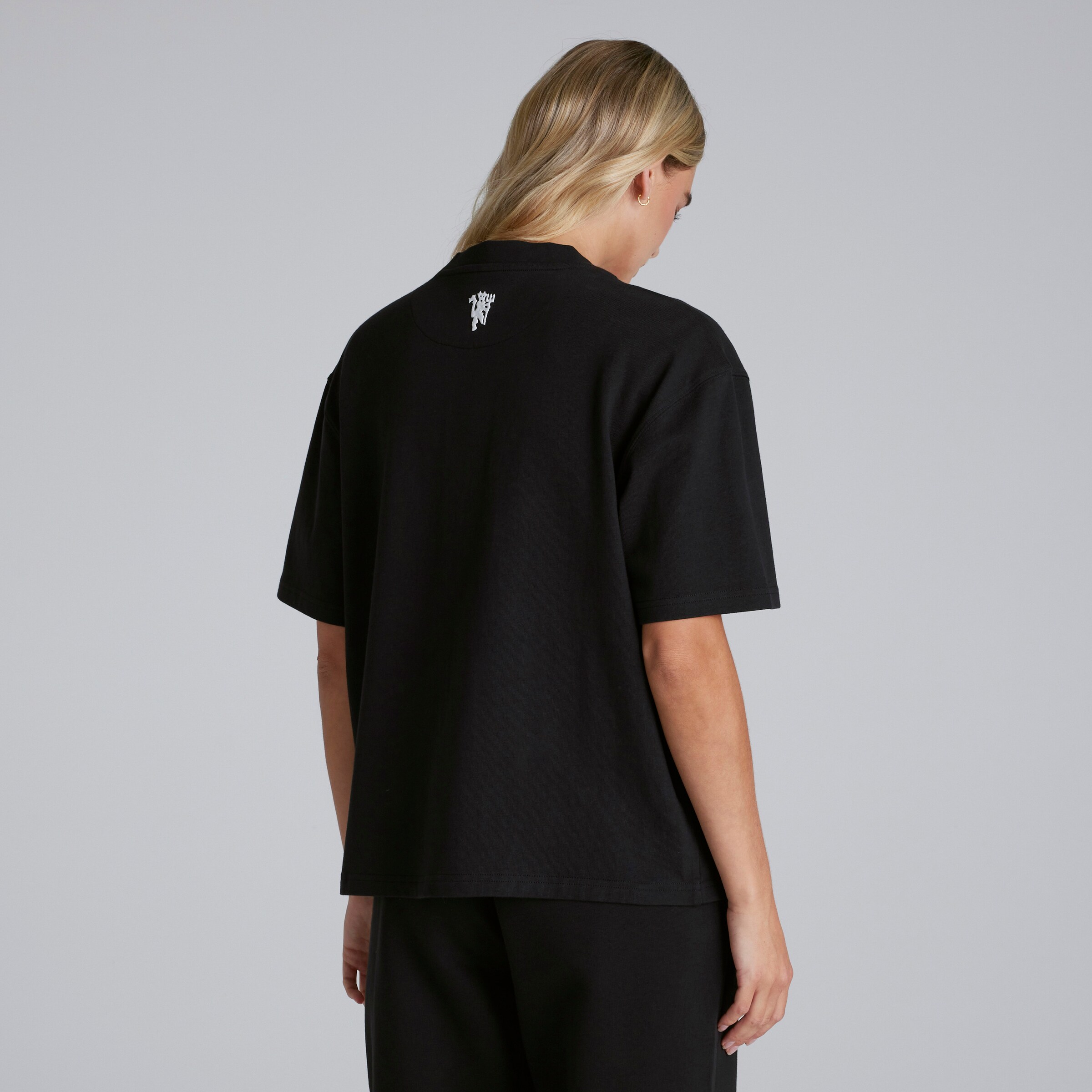 Manchester United Womens MUFC T-Shirt Black Noir Détail [2-5]