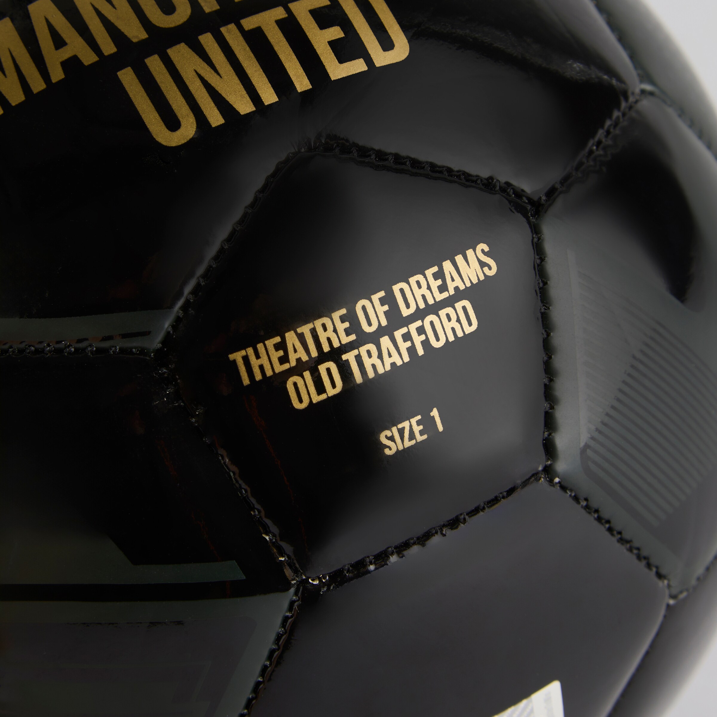 Manchester United Football Size 1 Black Black Detail [4-4]