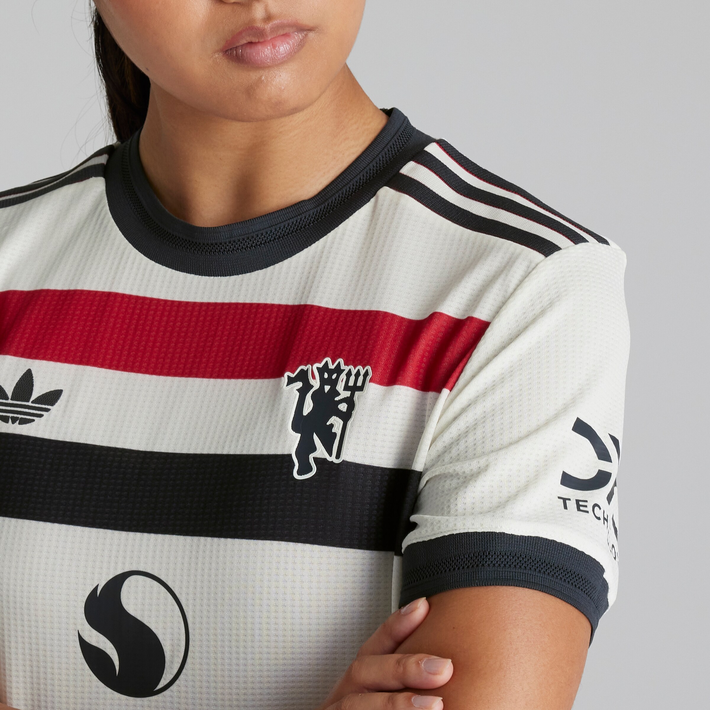 Manchester United 24/25 Third Authentic Jersey Womens White Detail [4-4]