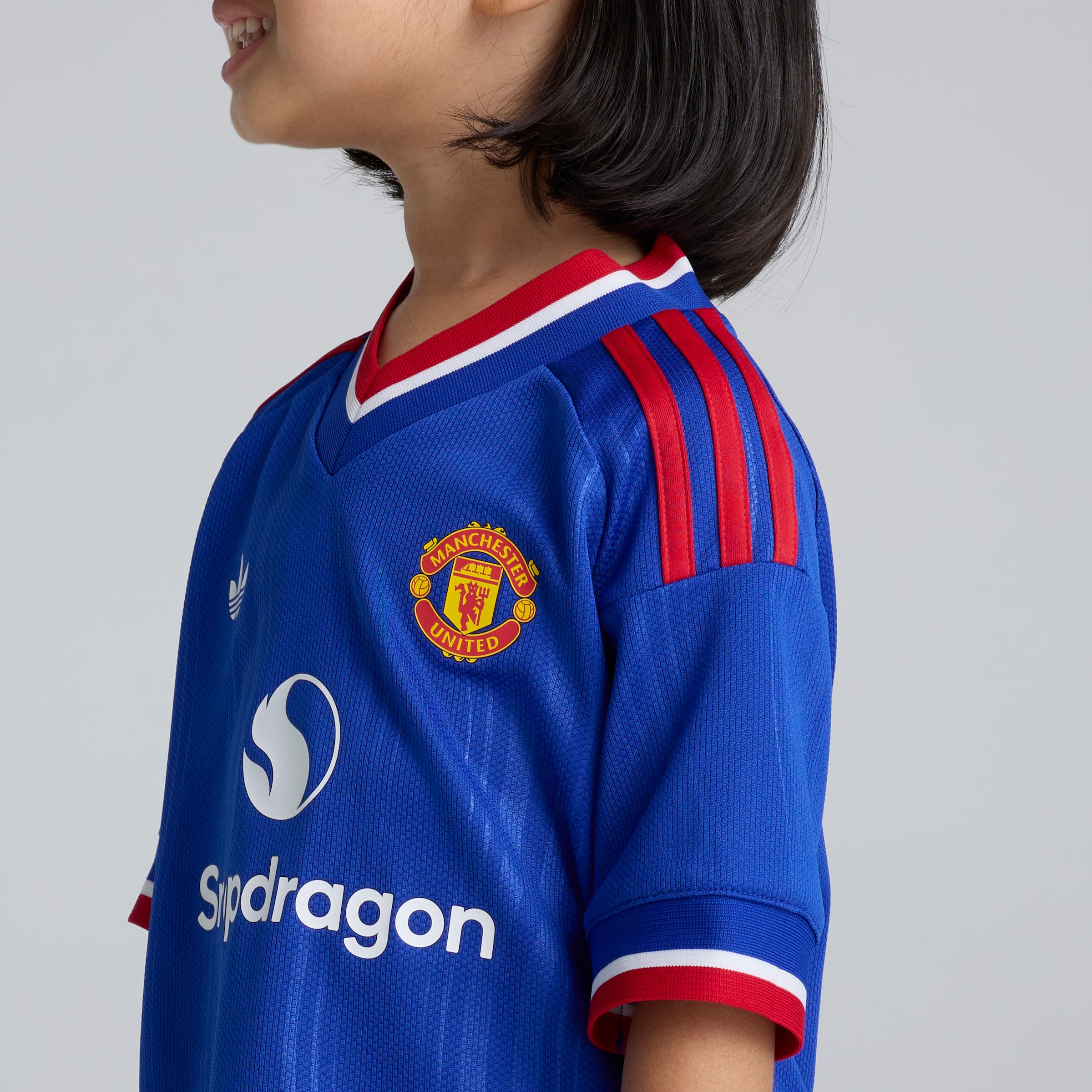 Manchester United Kids 26/27 Away Mini Kit 蓝色 细节 [7-7]