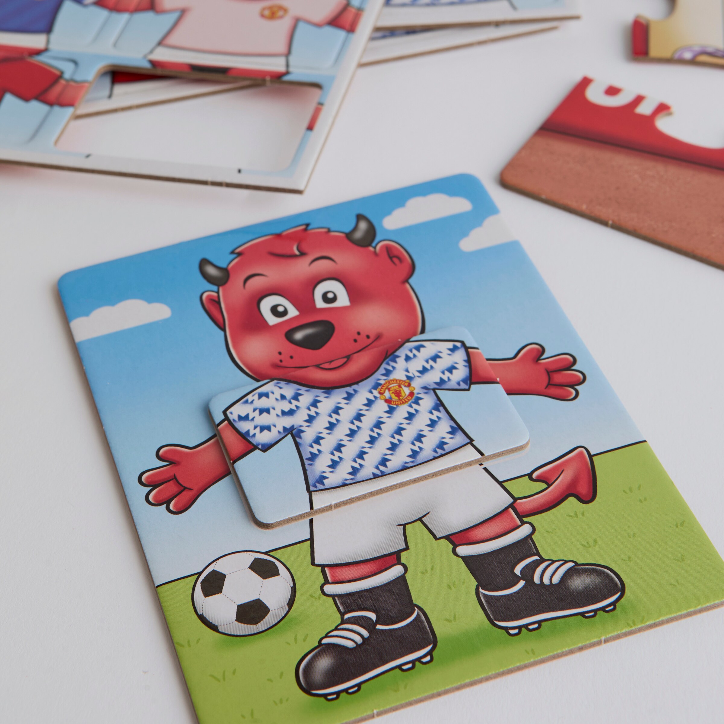 Manchester United Fred the Red Games Compendium Multi Detail [4-4]