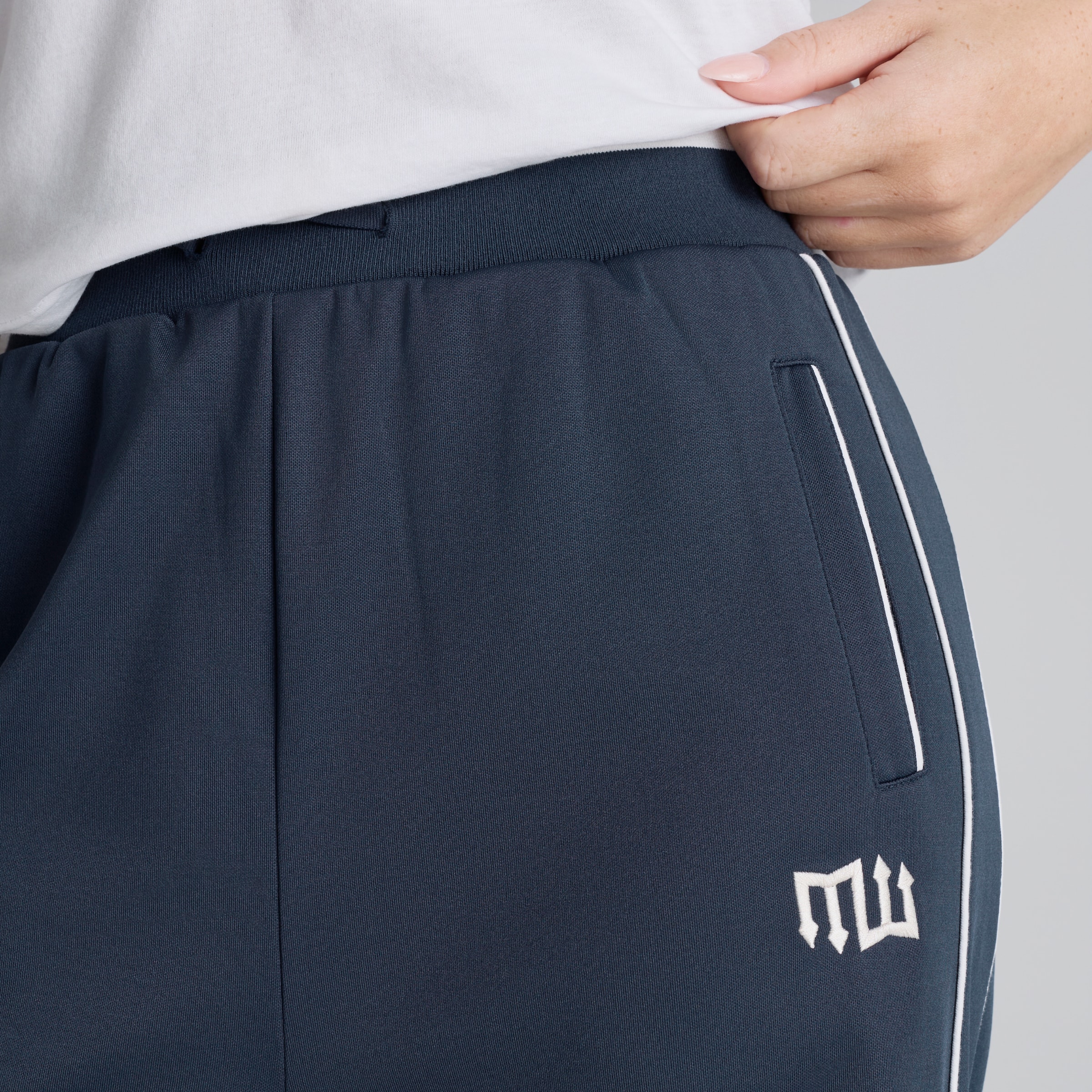 Manchester United Women Womens Tracksuit Bottoms Navy Navy blue Detail [5-6]