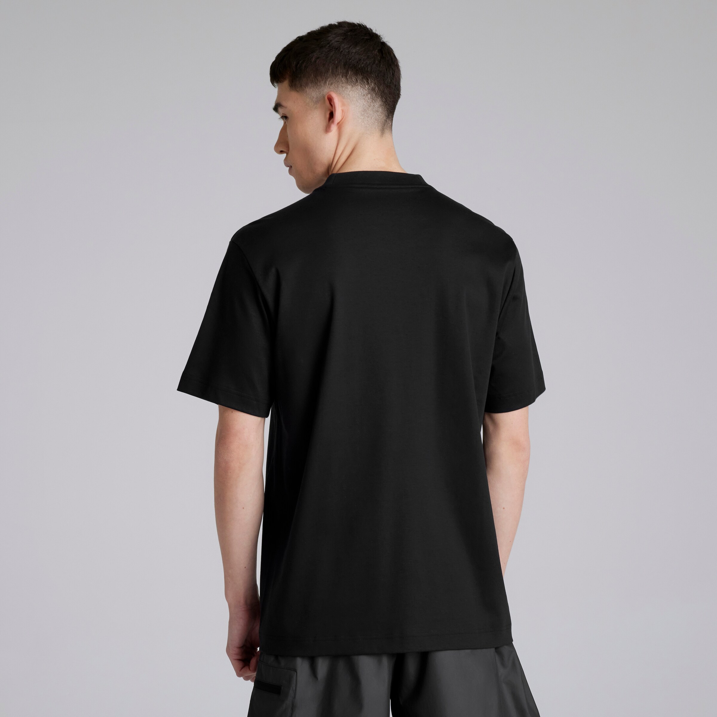 Manchester United x adidas City Escape T-Shirt Black Black Detail [2-4]