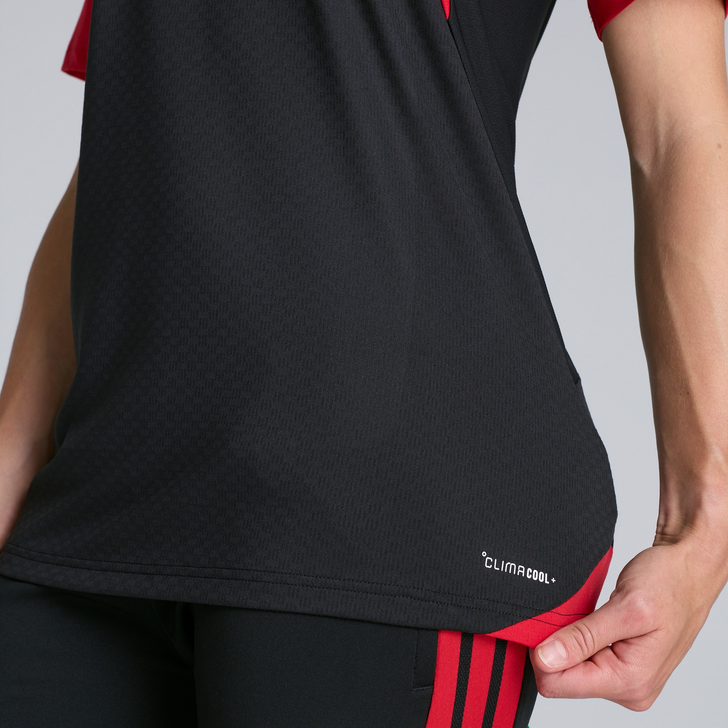 Manchester United Womens 26/27 Training Tiro Authentic Jersey Black (Sponsored) 검정색 세부 사항 [5-5]