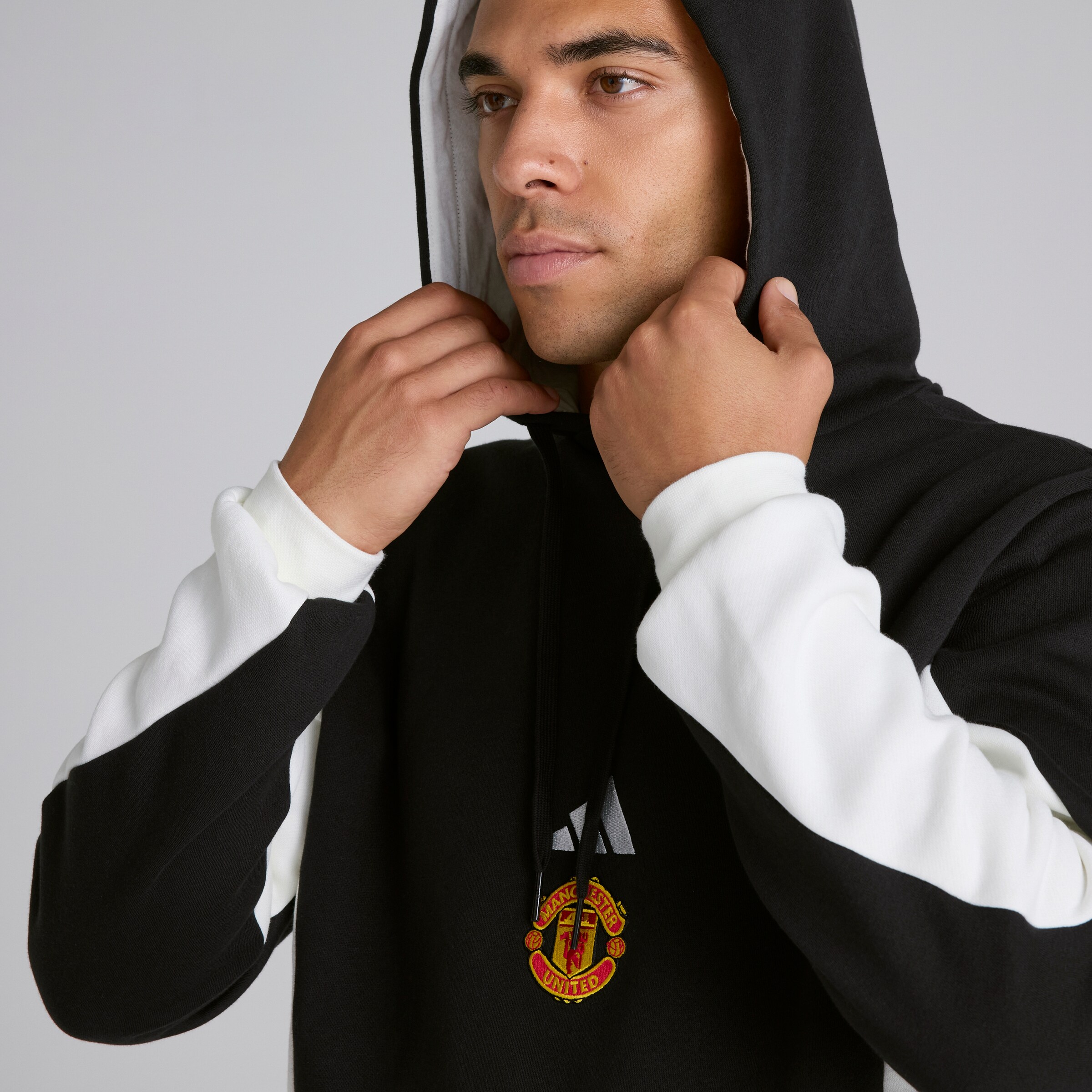 Manchester United x adidas Sportswear Fleece Colourblock Hooded Tracksuit Black Black Detail [6-6]