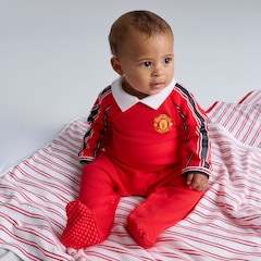 Manchester United Baby 1998/00 Retro Home Sleepsuit Red