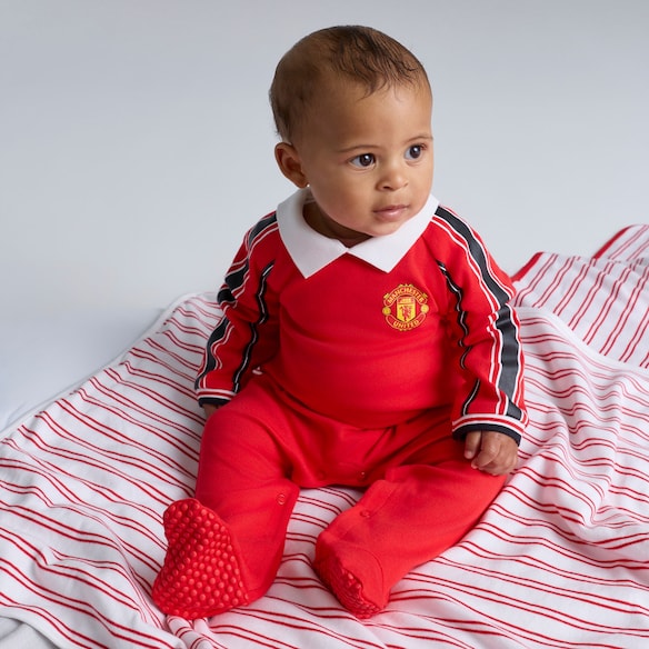 Manchester United Baby 1998/00 Retro Home Sleepsuit Red Red