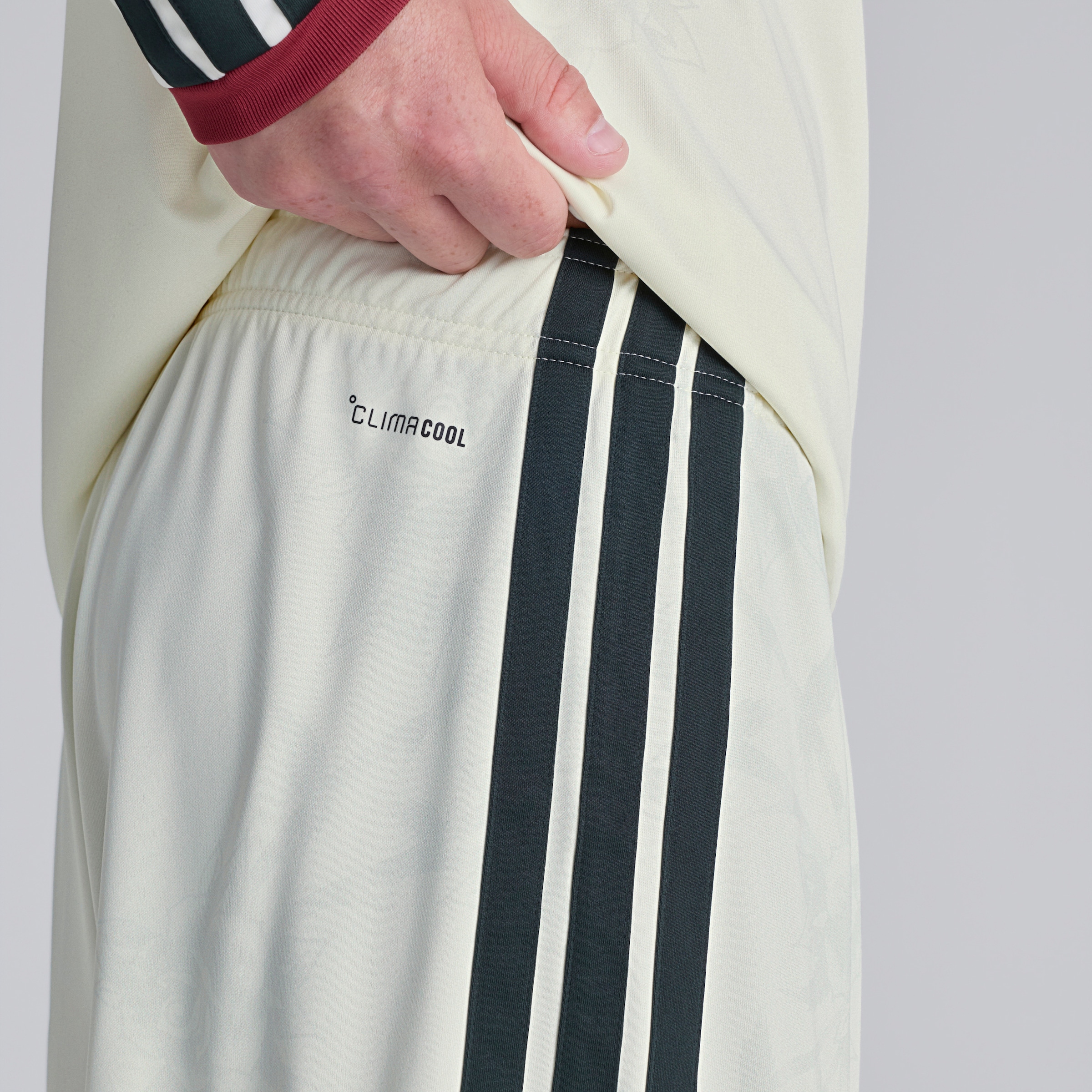 Manchester United 26/27 Third Shorts Cream Beige Detail [2-6]